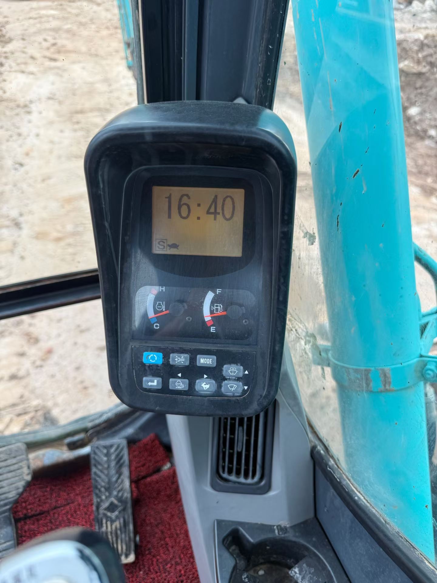 Buy Kobelco SK140LC-8 Used Excavator / 6