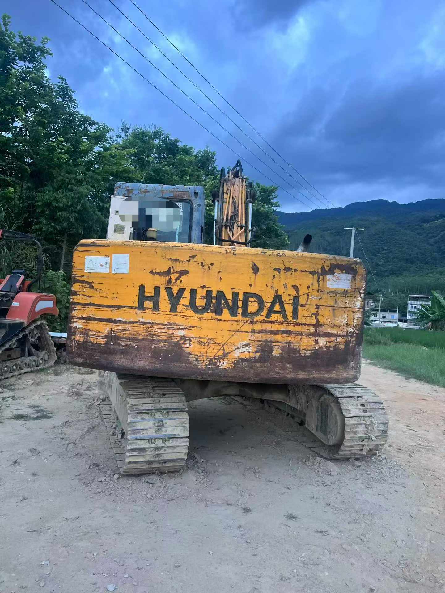 Buy Hyundai R110-7 Used Excavator / 2 Buy Hyundai R110-7 Used Excavator / 2