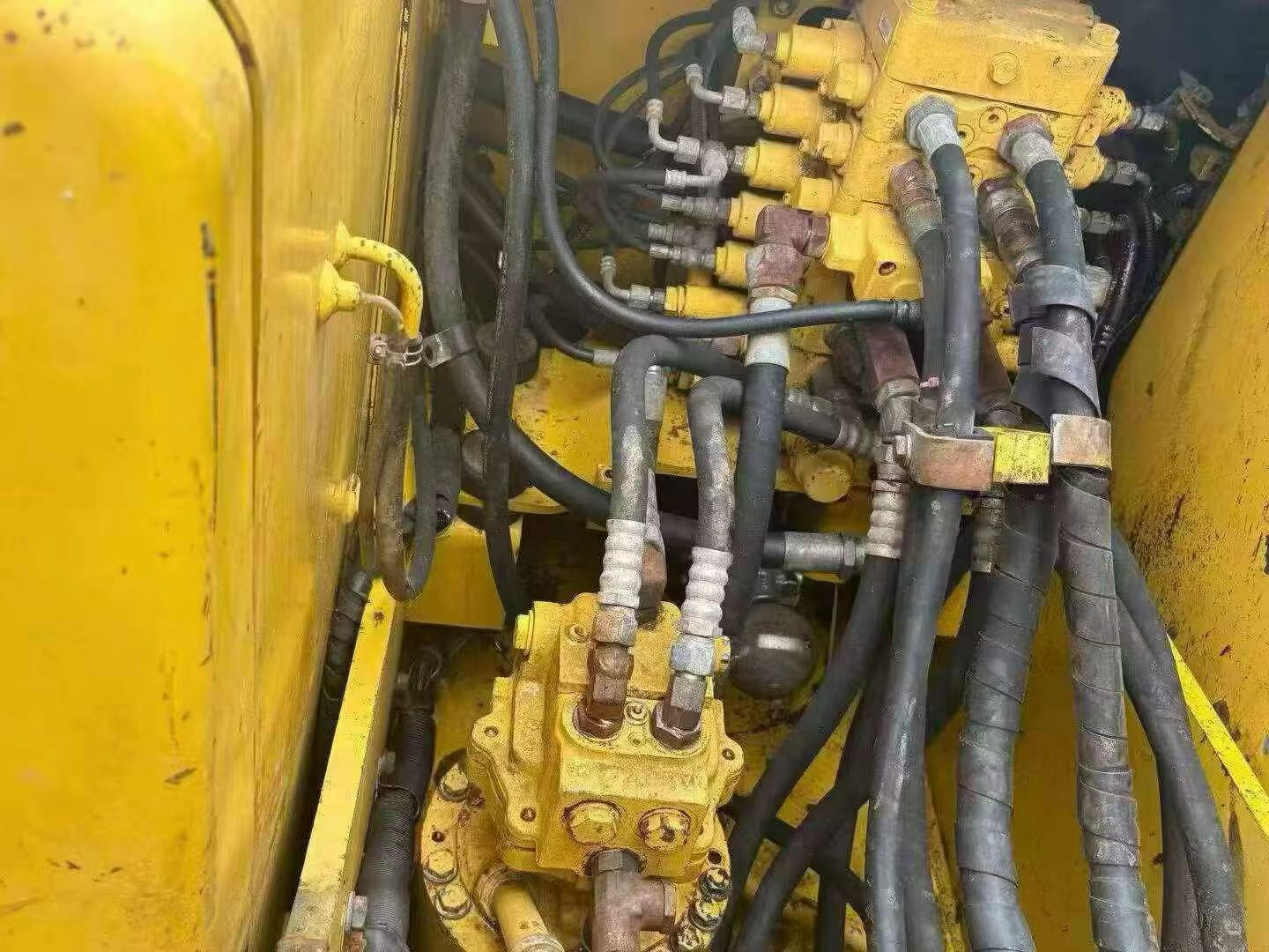 Buy Komatsu PC110-7 Used Excavator / 4 Buy Komatsu PC110-7 Used Excavator / 4