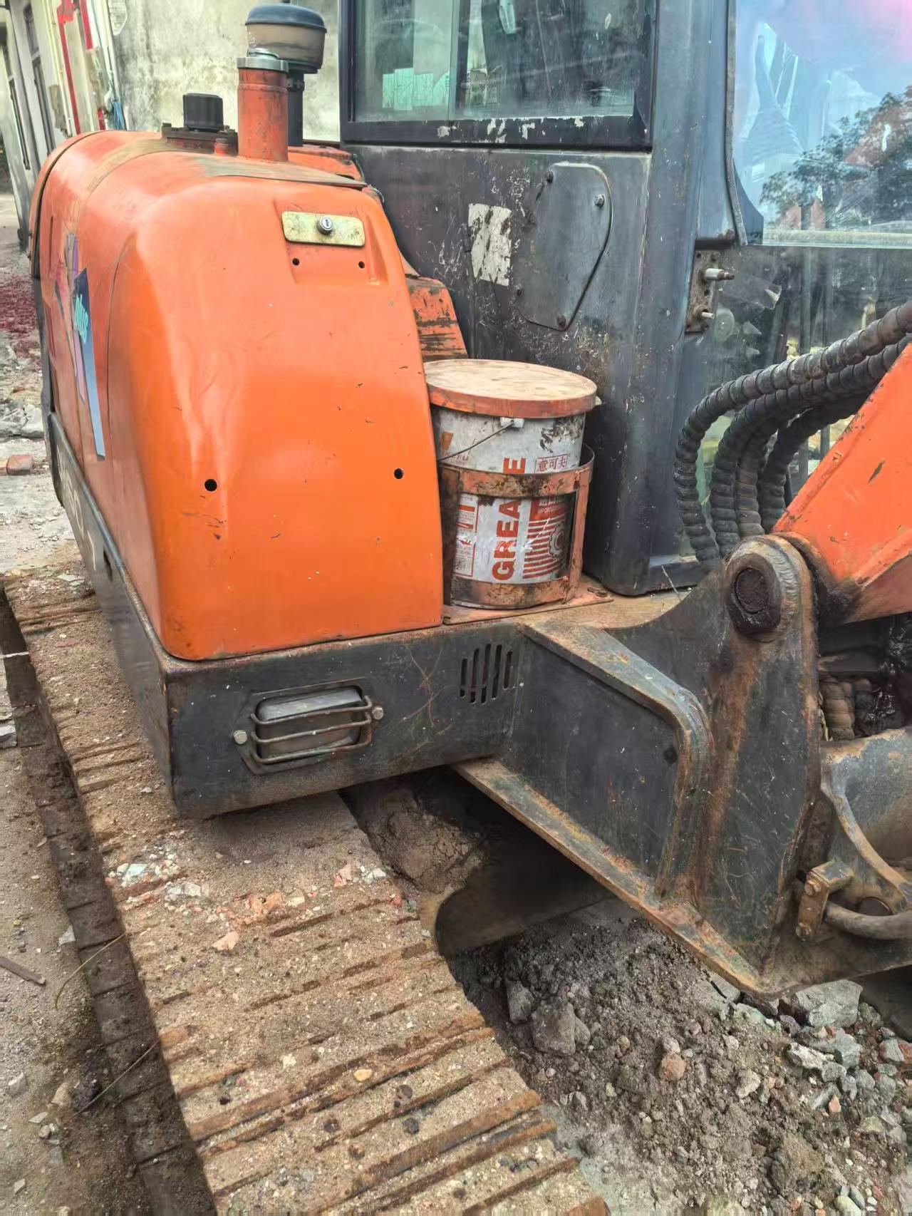 Buy Doosan DH60-7 Used Excavator / 2