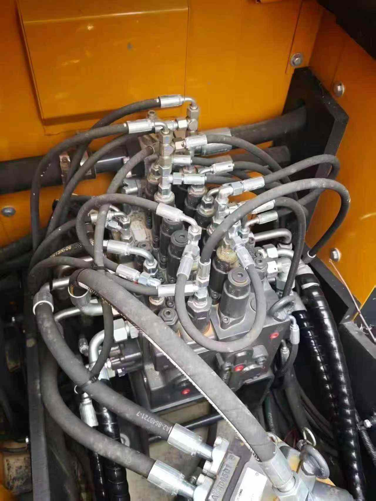 Buy XCMG LW1000KN Used Excavator / 6 Buy XCMG LW1000KN Used Excavator / 6