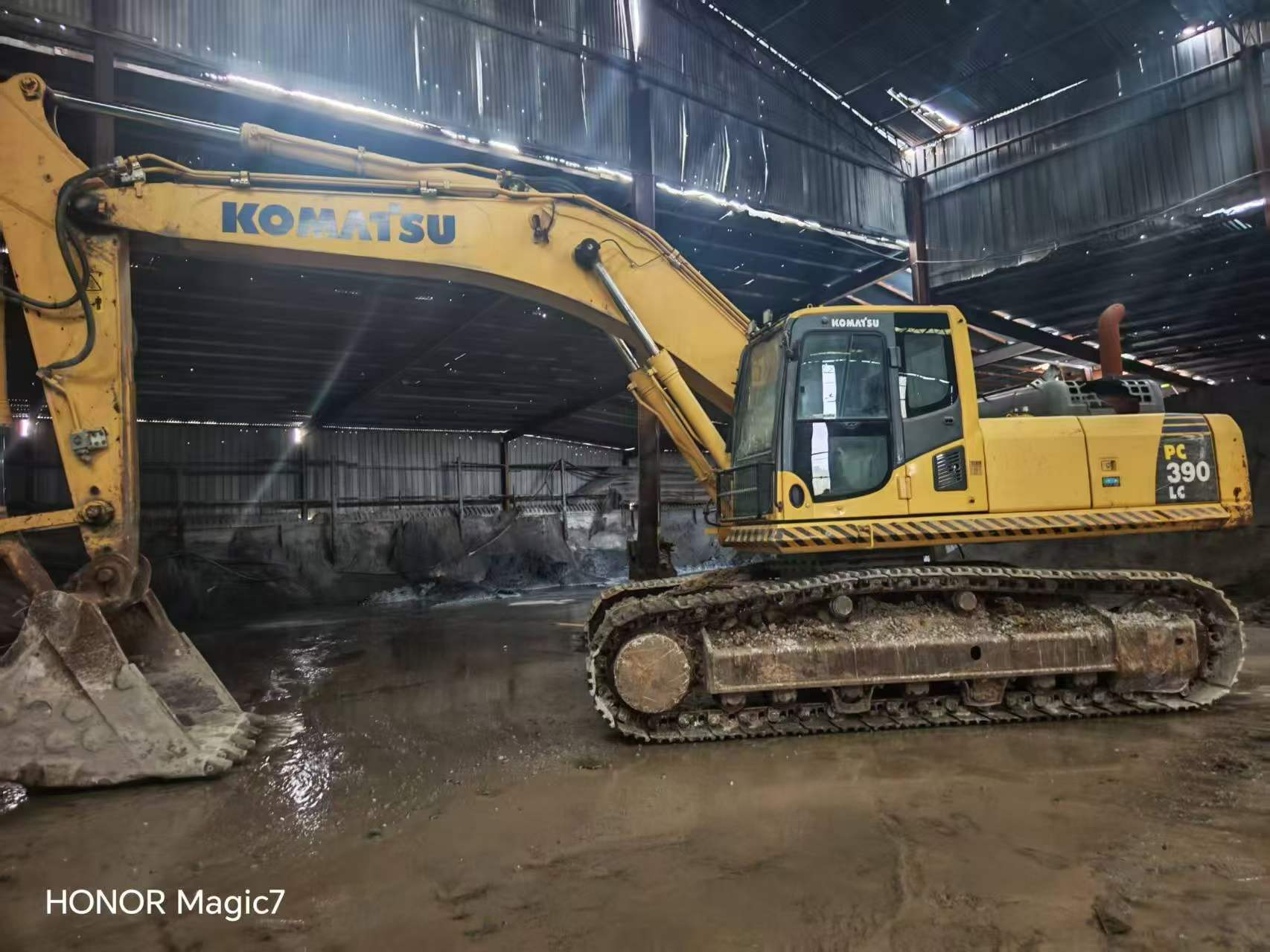 Buy Komatsu PC390LC-8M0 Used Excavator / 3