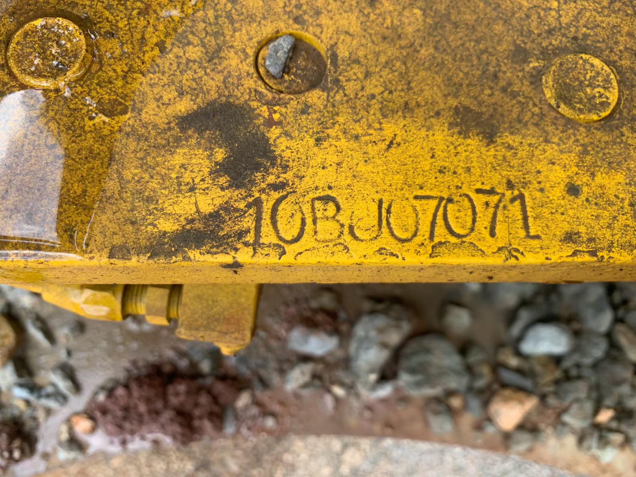 Buy Komatsu PC240-6 Used Excavator / 3