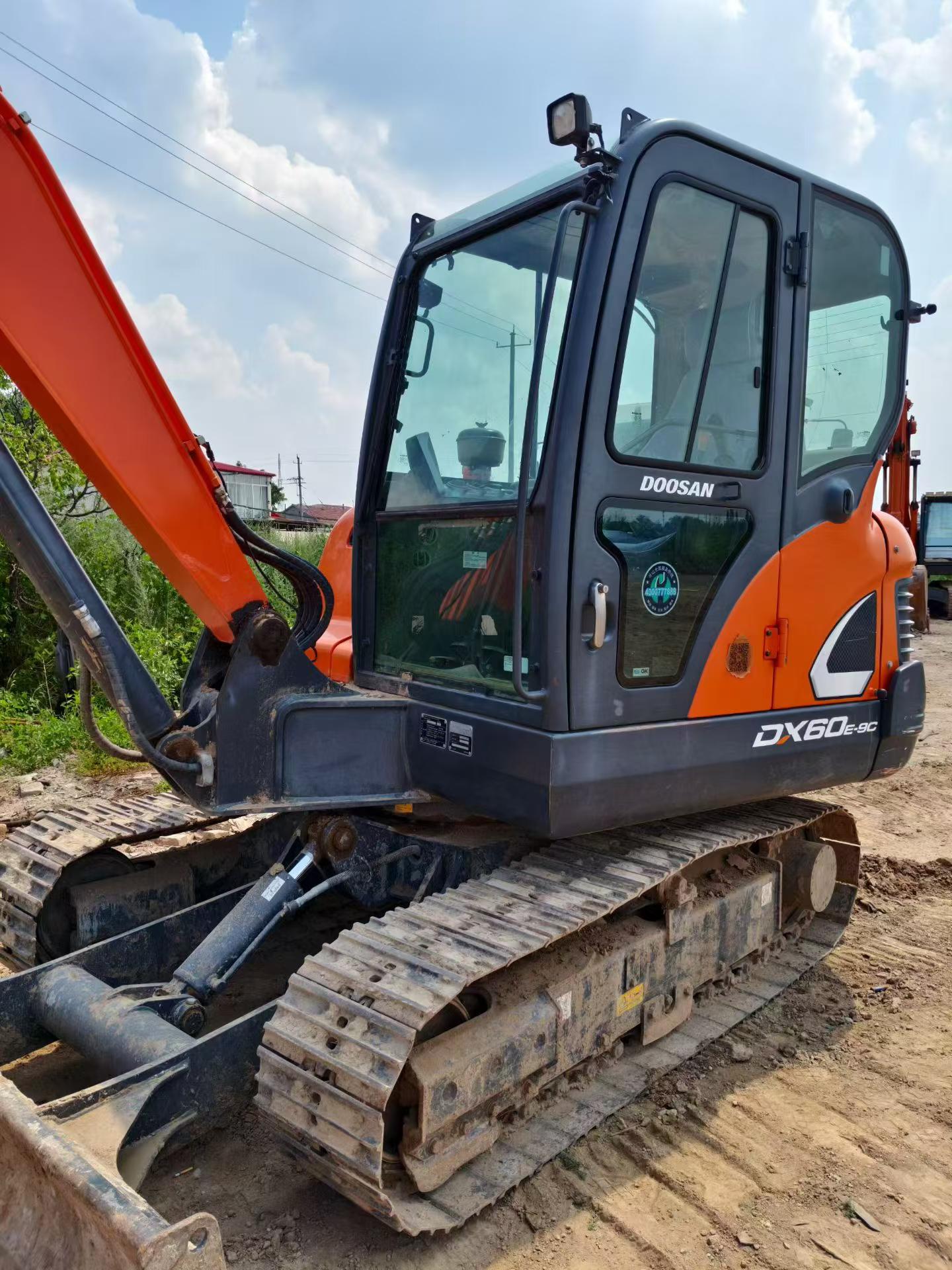 Buy Doosan DH60 Used Excavator / 3