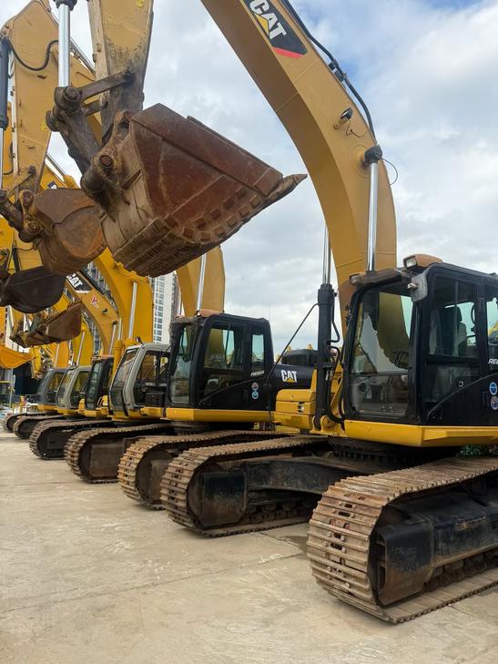 Buy Caterpillar 320D Used Excavator / 1