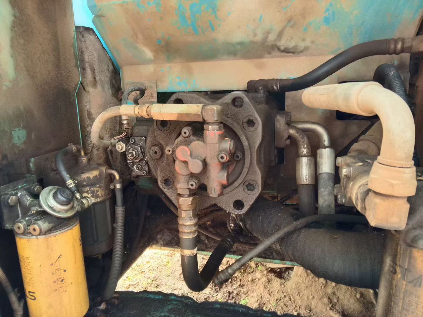 Buy Kobelco SK200 Used Excavator / 4