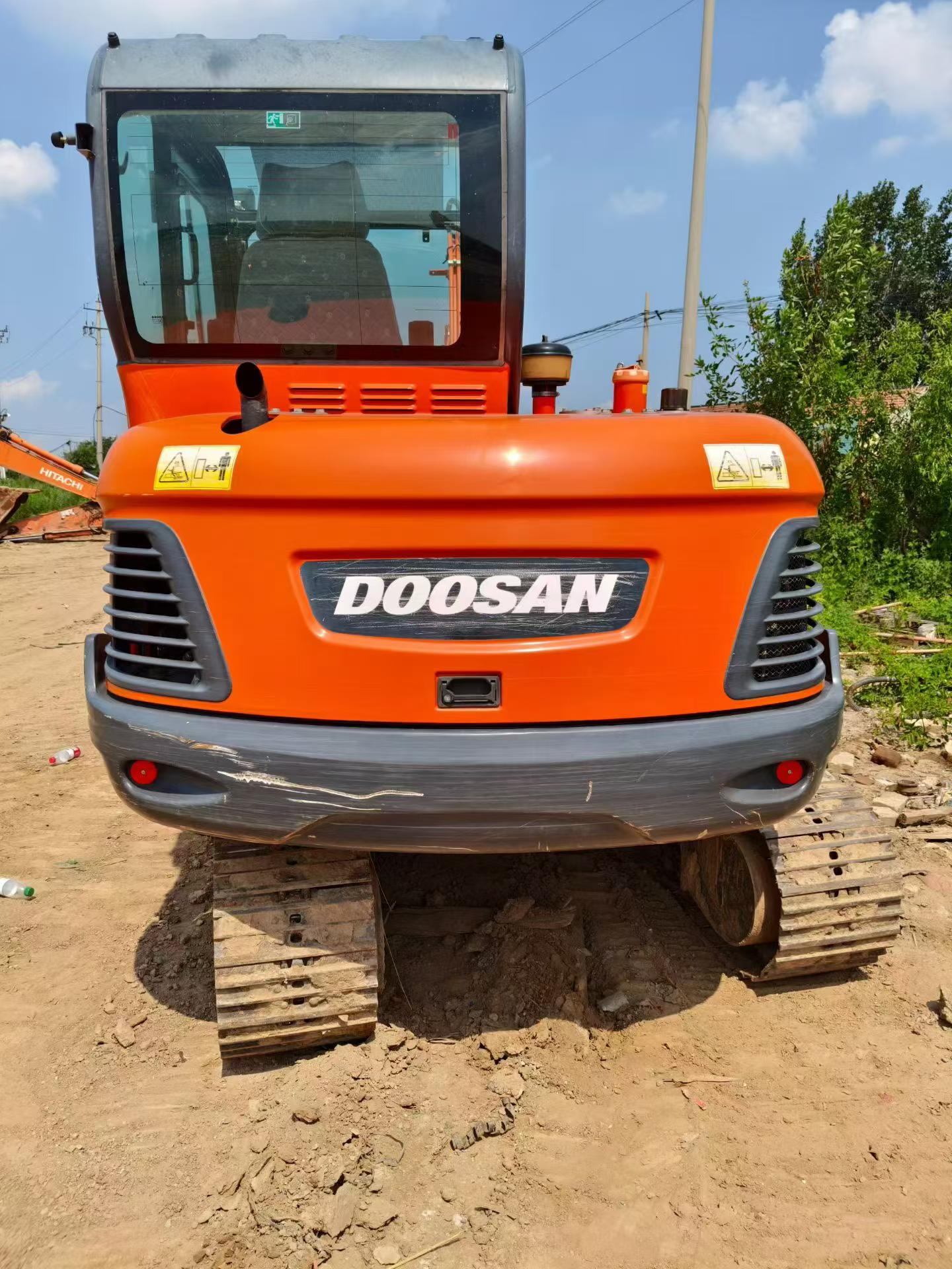 Buy Doosan DH60 Used Excavator / 2