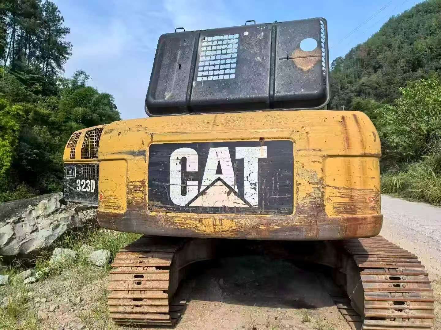 Buy Caterpillar 323DL Used Excavator / 2