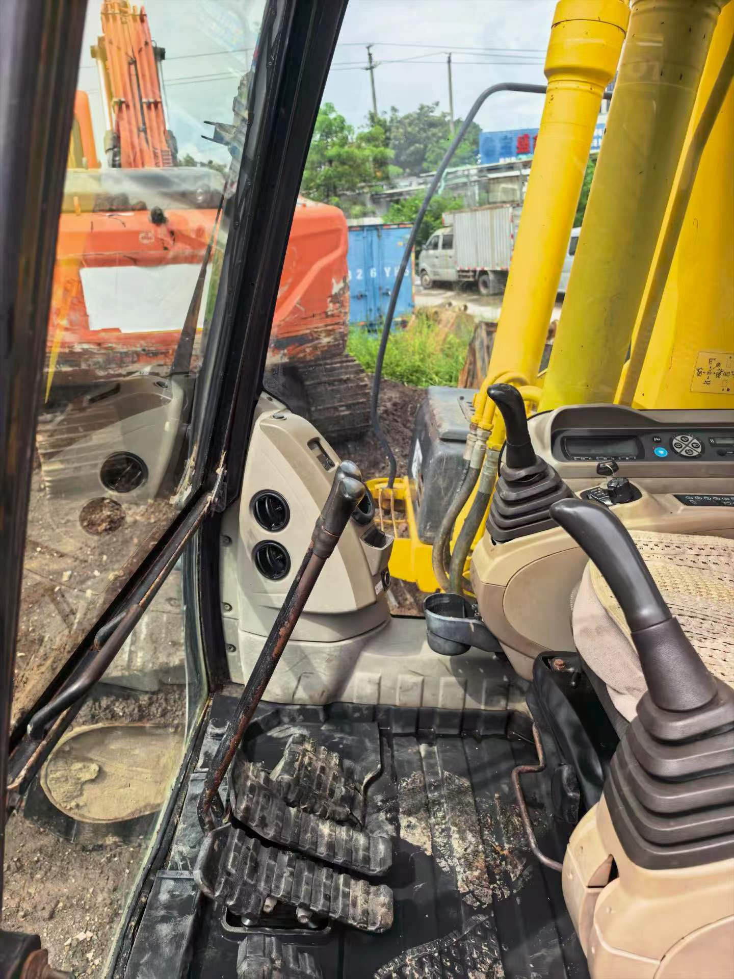 Buy Sumitomo SH200A5 Used Excavator / 3