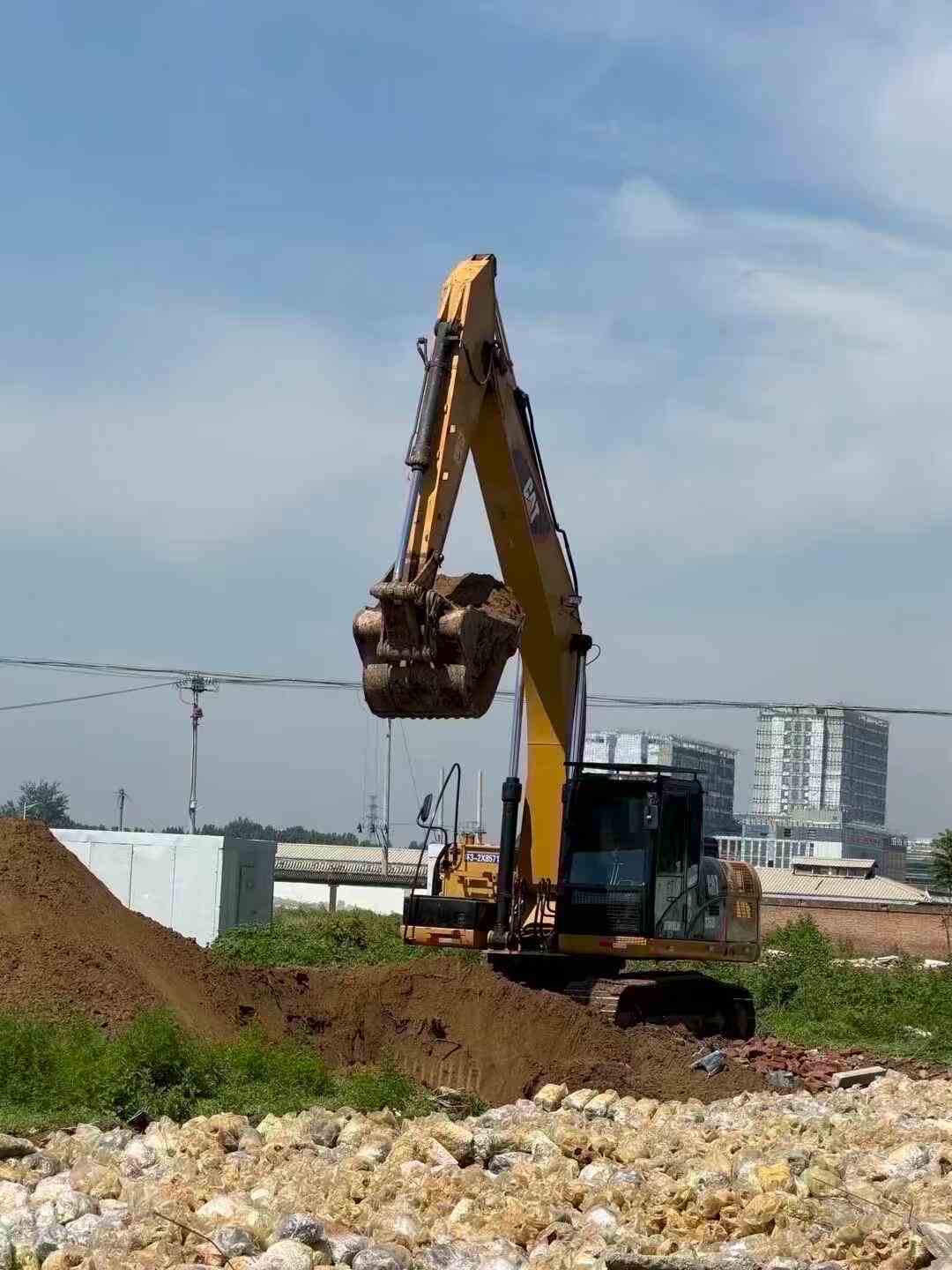 Buy Caterpillar 326DL Used Excavator / 2
