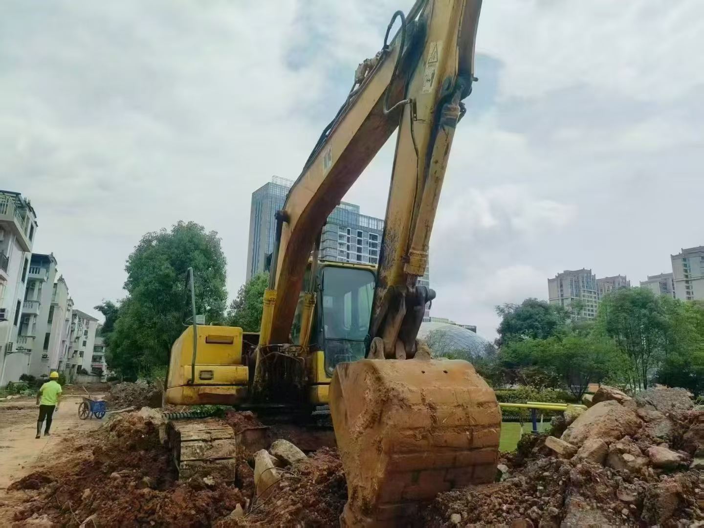 Buy Komatsu PC120-8 Used Excavator / 4