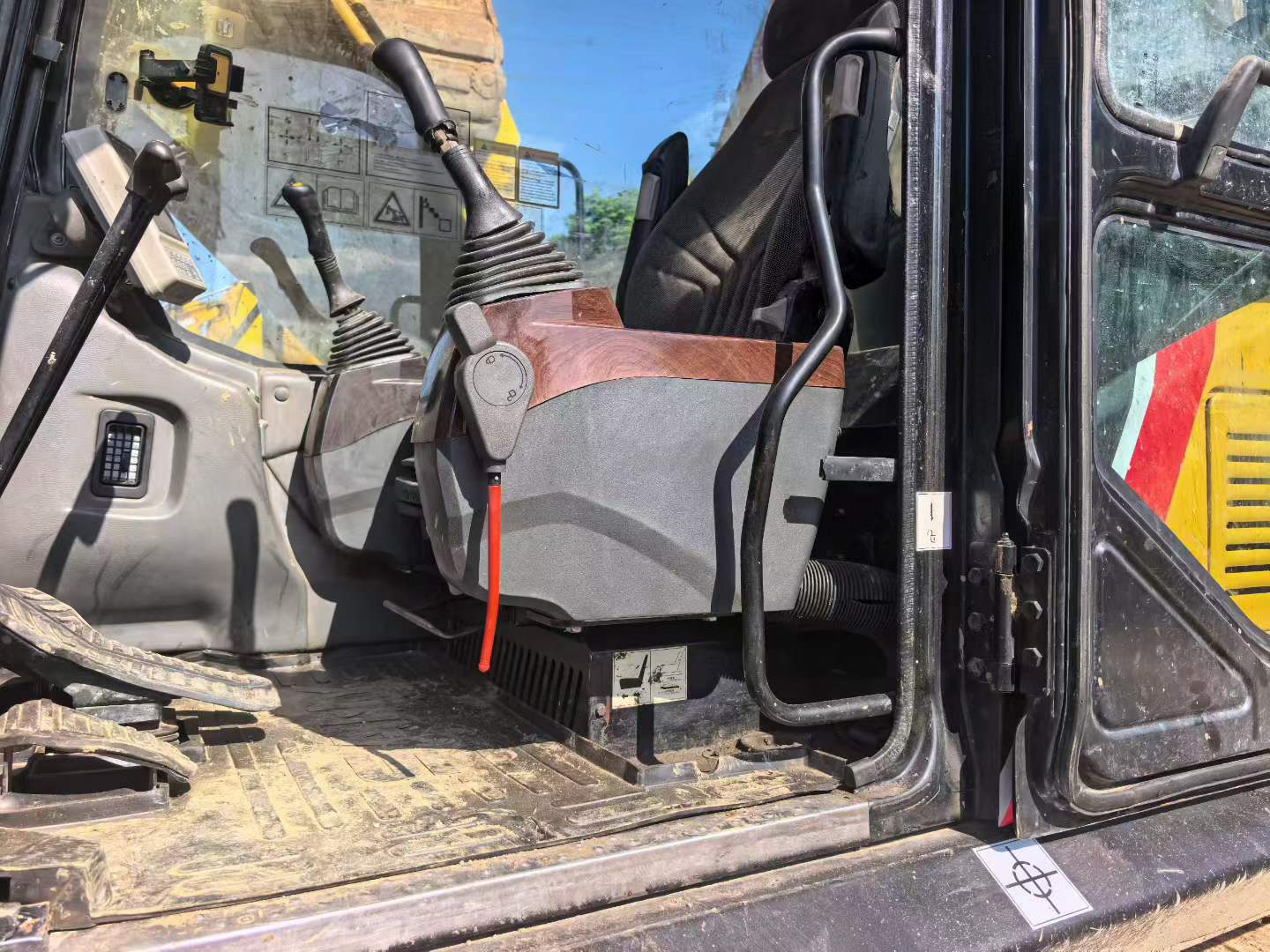 Buy Sany SY245H Used Excavator / 9 Buy Sany SY245H Used Excavator / 9