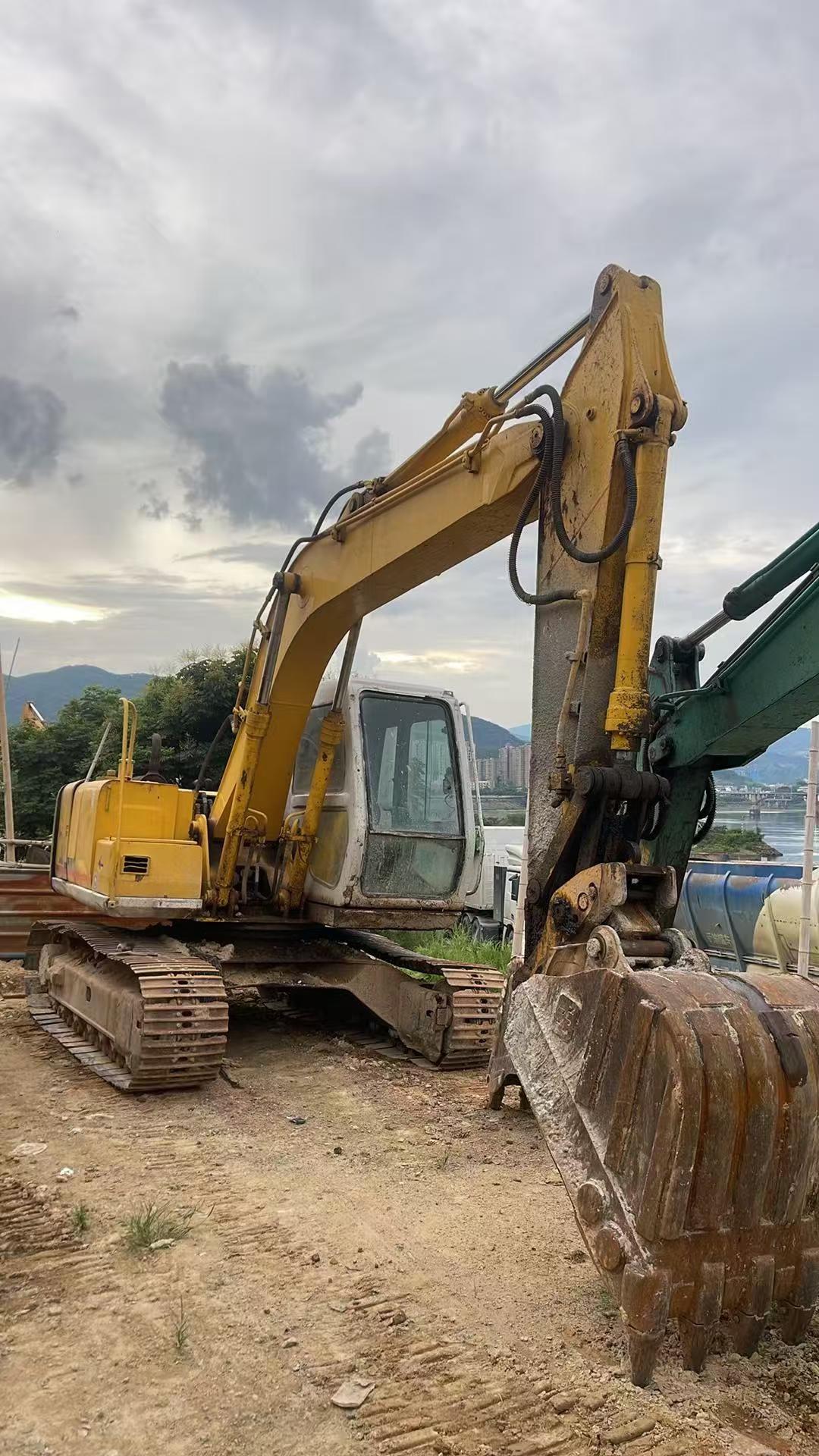 Buy Sumitomo SH120 Used Excavator / 1