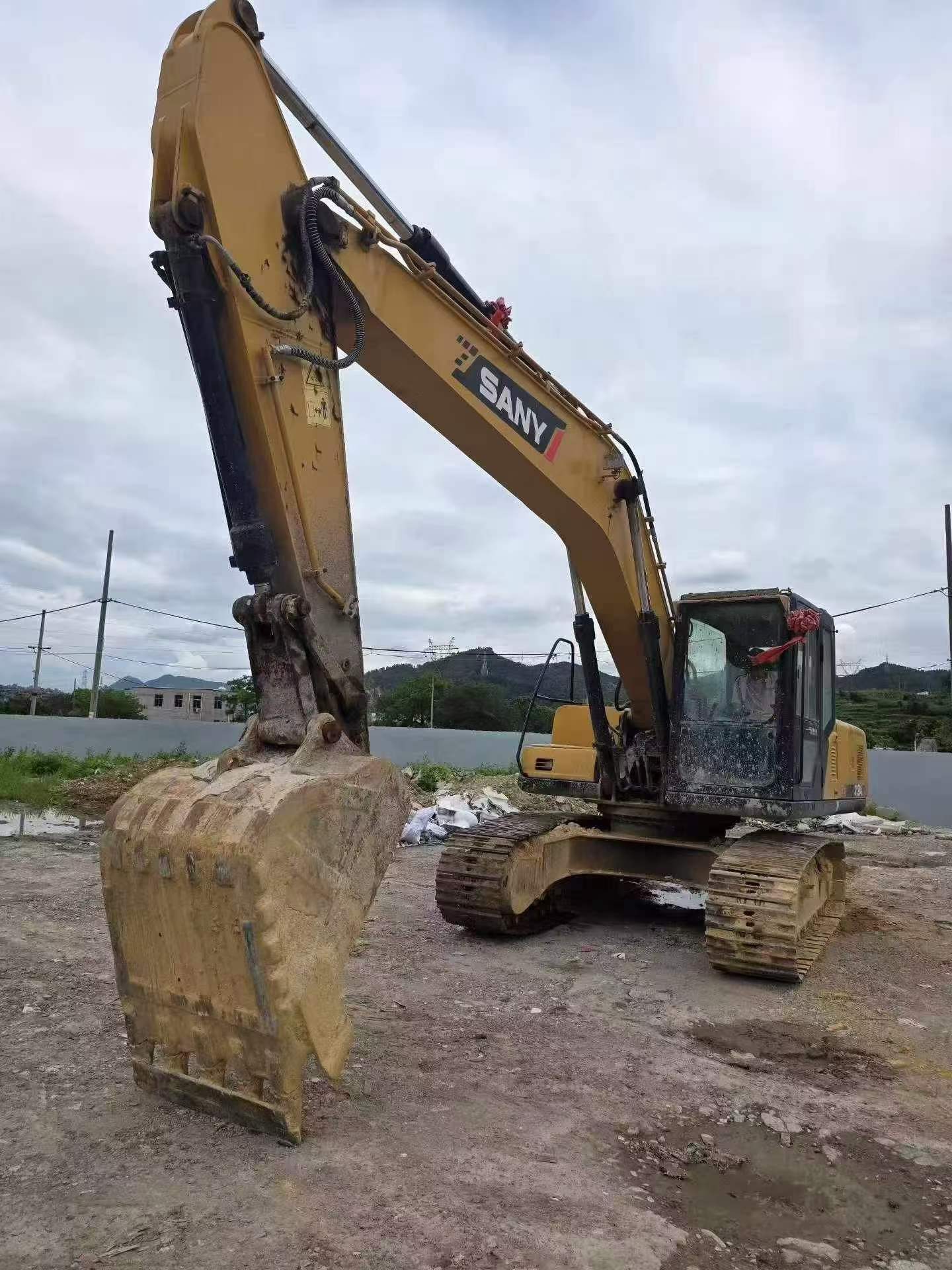 Buy Sany SY205C-8 Used Excavator / 2 Buy Sany SY205C-8 Used Excavator / 2