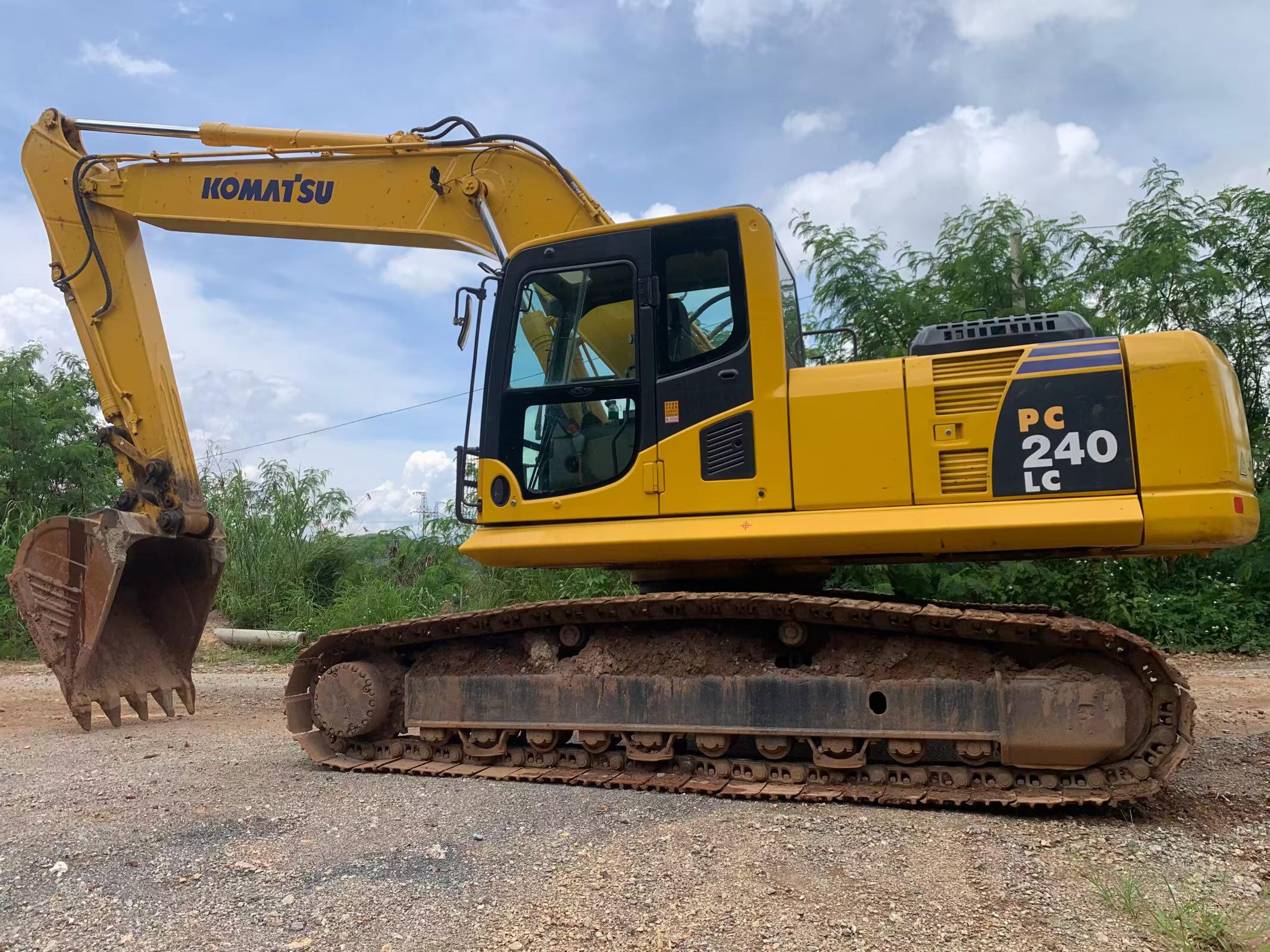 Buy Komatsu PC240-6 Used Excavator / 9
