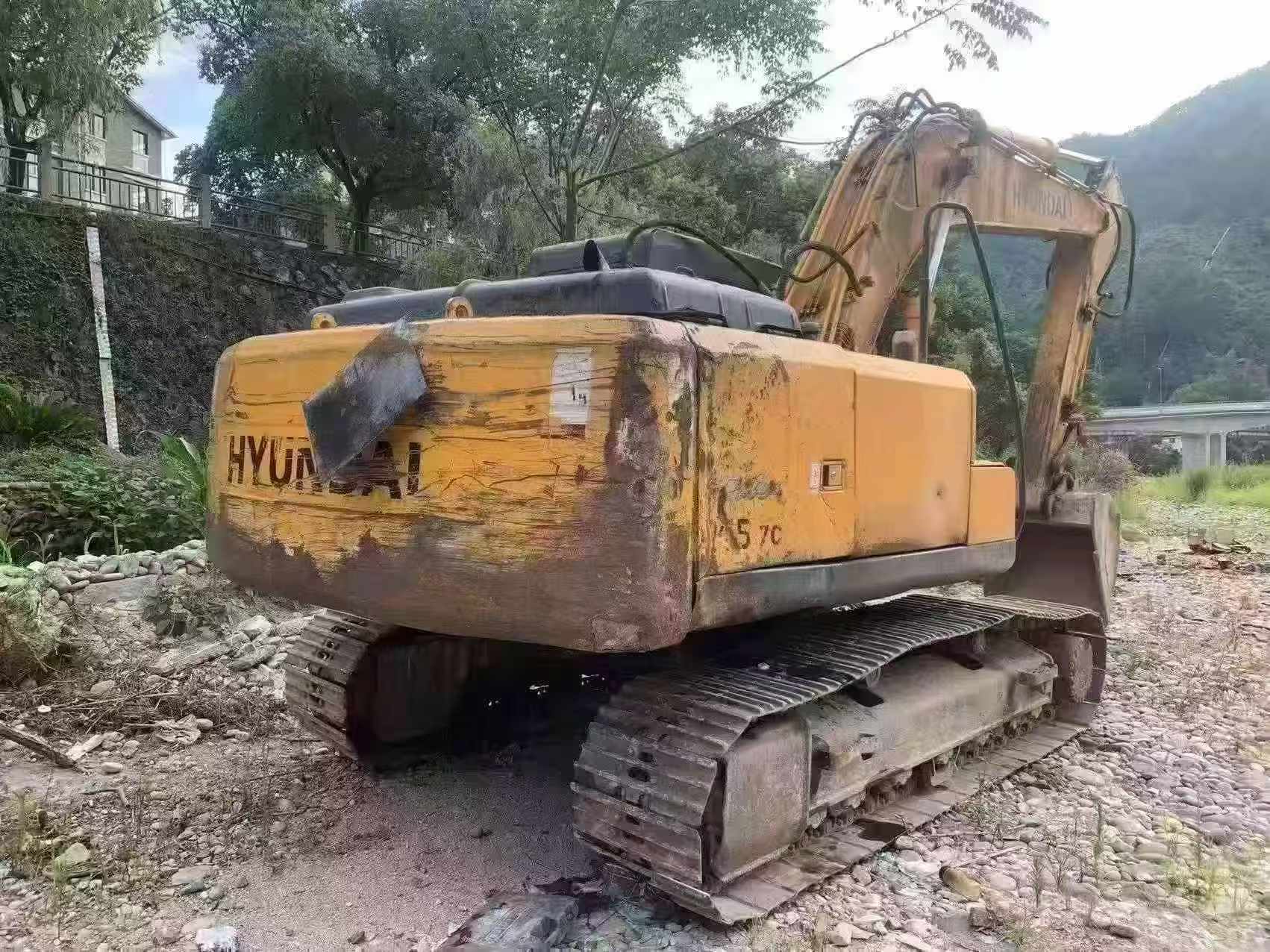 Buy Hyundai R215-7 Used Excavator / 2 Buy Hyundai R215-7 Used Excavator / 2