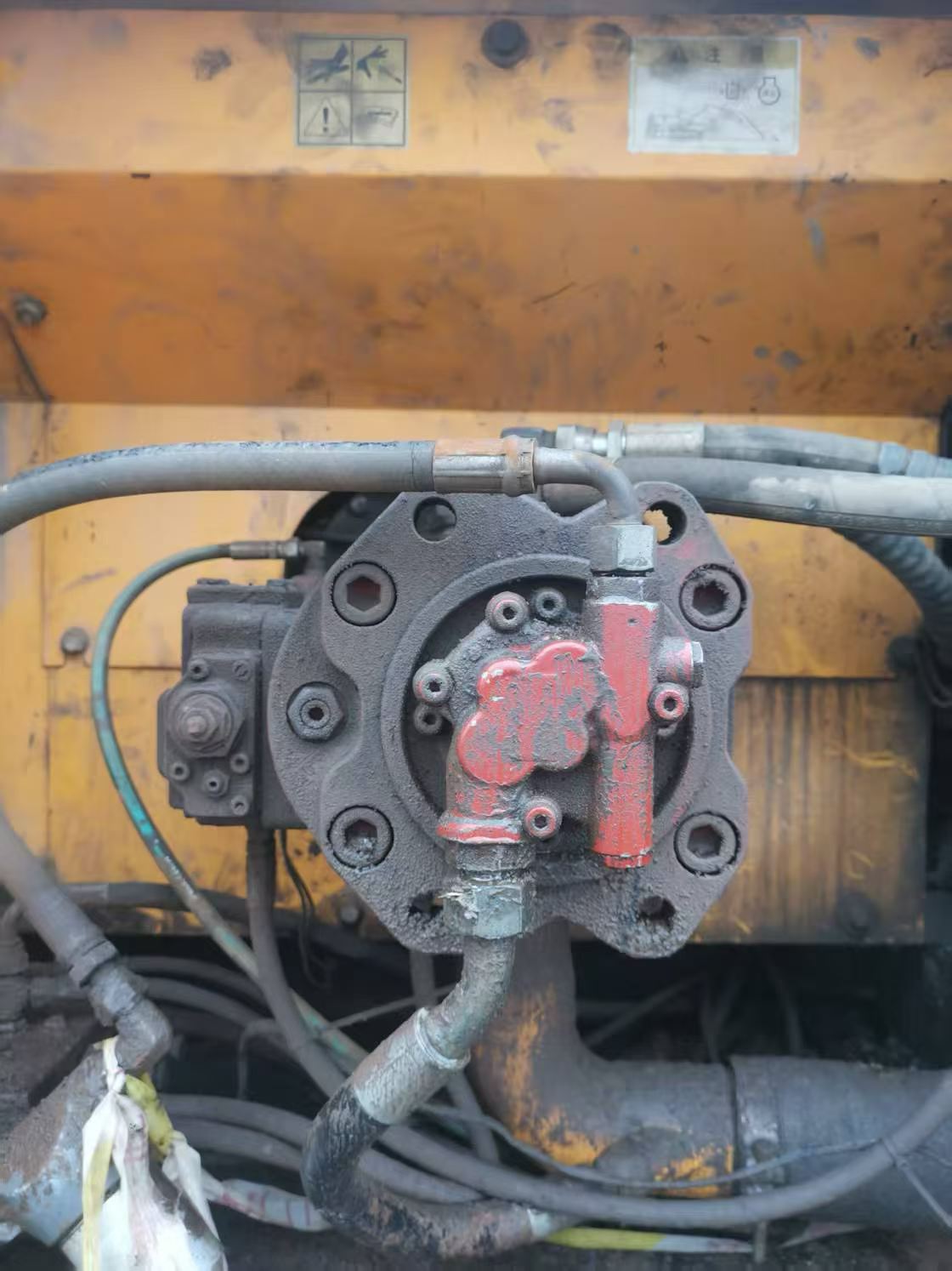 Buy Hyundai R215-7 Used Excavator / 2 Buy Hyundai R215-7 Used Excavator / 2