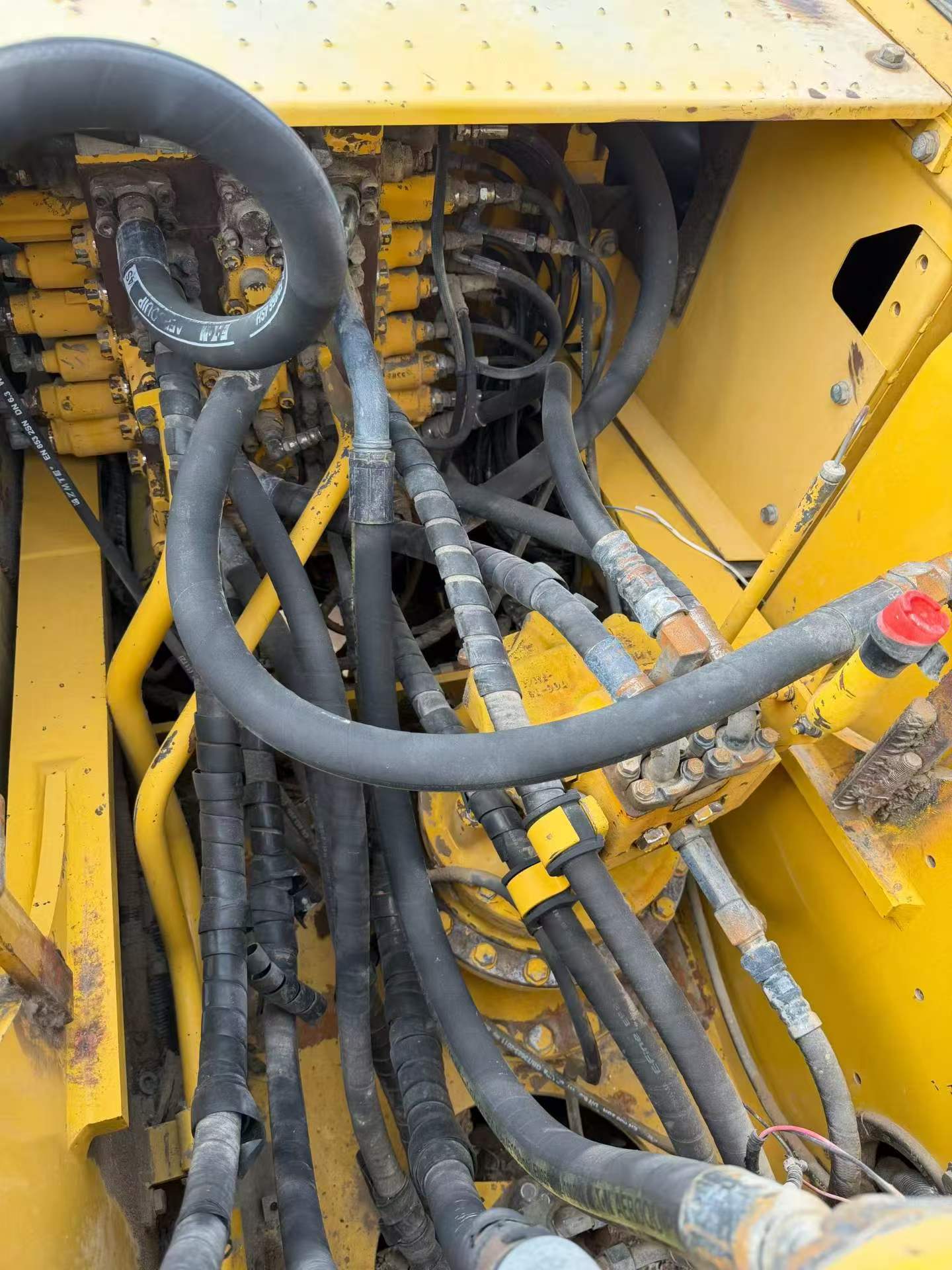 Buy Komatsu PC200 Used Excavator / 4