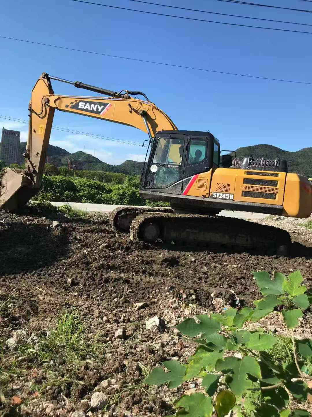 Buy Sany SY245H Used Excavator / 3 Buy Sany SY245H Used Excavator / 3