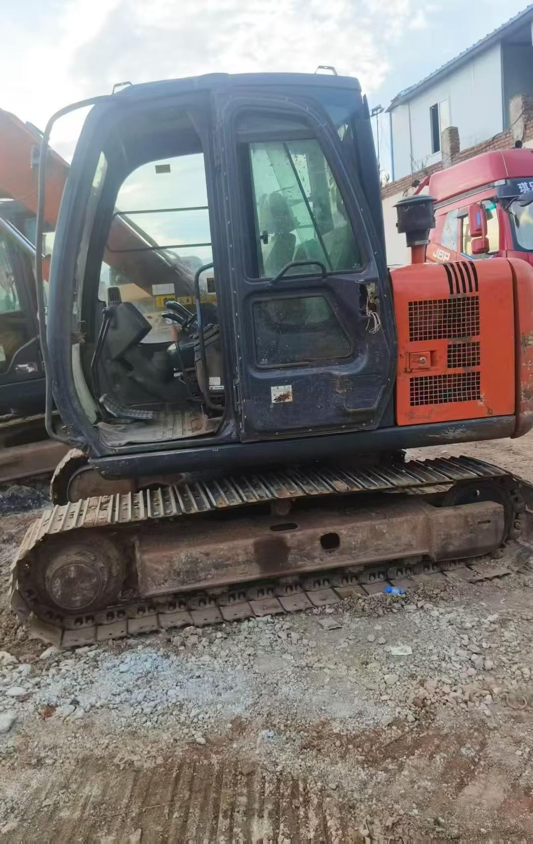 Buy Hitachi EX70 Used Excavator / 1