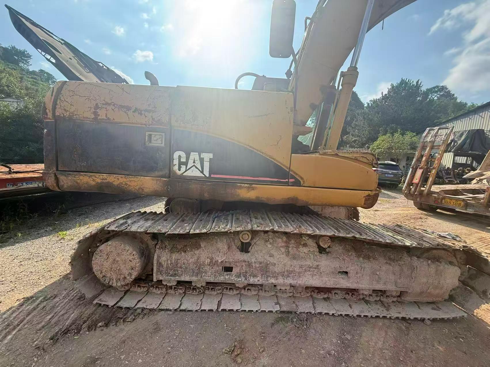 Buy Caterpillar 320D Used Excavator / 4