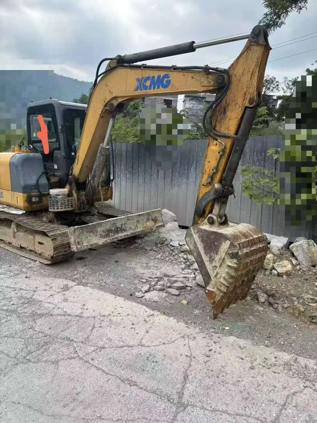 Buy XCMG LW60G Used Excavator / 2