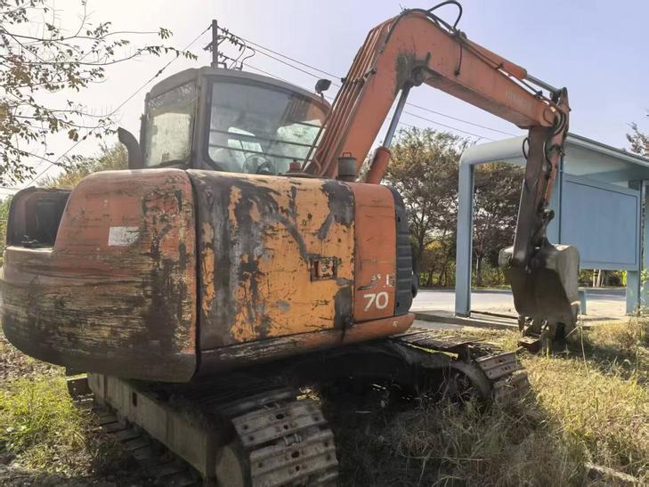 Buy Hitachi EX70 Used Excavator / 1