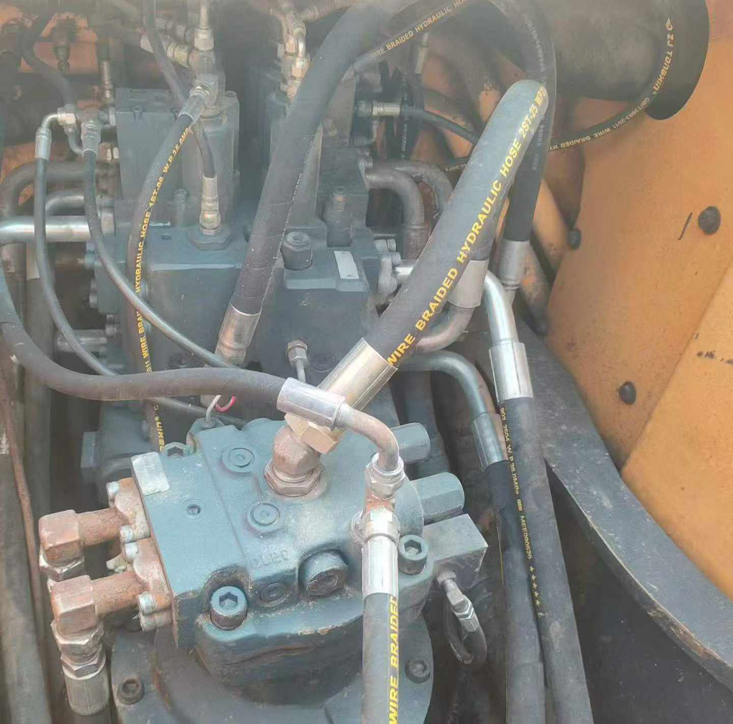 Buy Hyundai R220-5 Used Excavator / 8