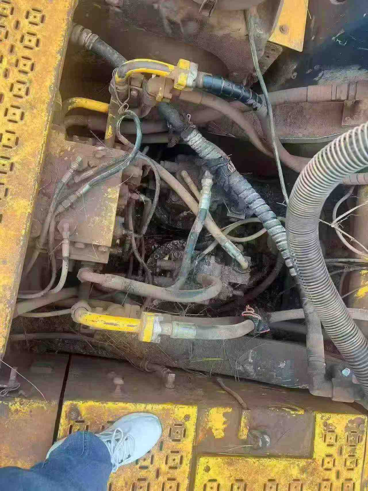 Buy Hyundai R455LC-7 Used Excavator / 4 Buy Hyundai R455LC-7 Used Excavator / 4