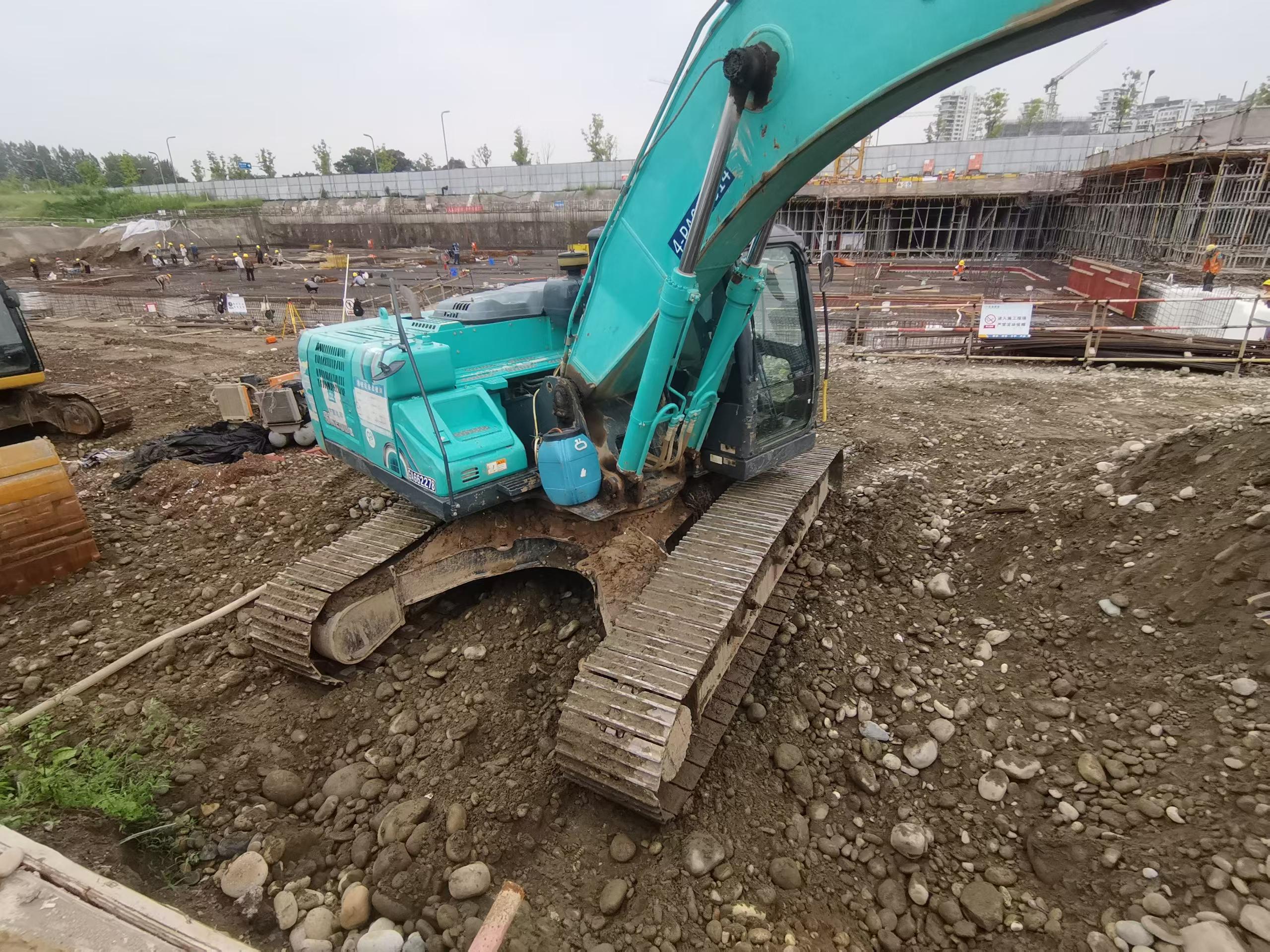 Buy Kobelco SK260 Used Excavator / 7