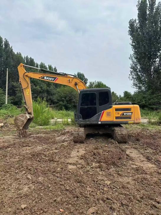 Buy Sany SY135C Used Excavator / 1