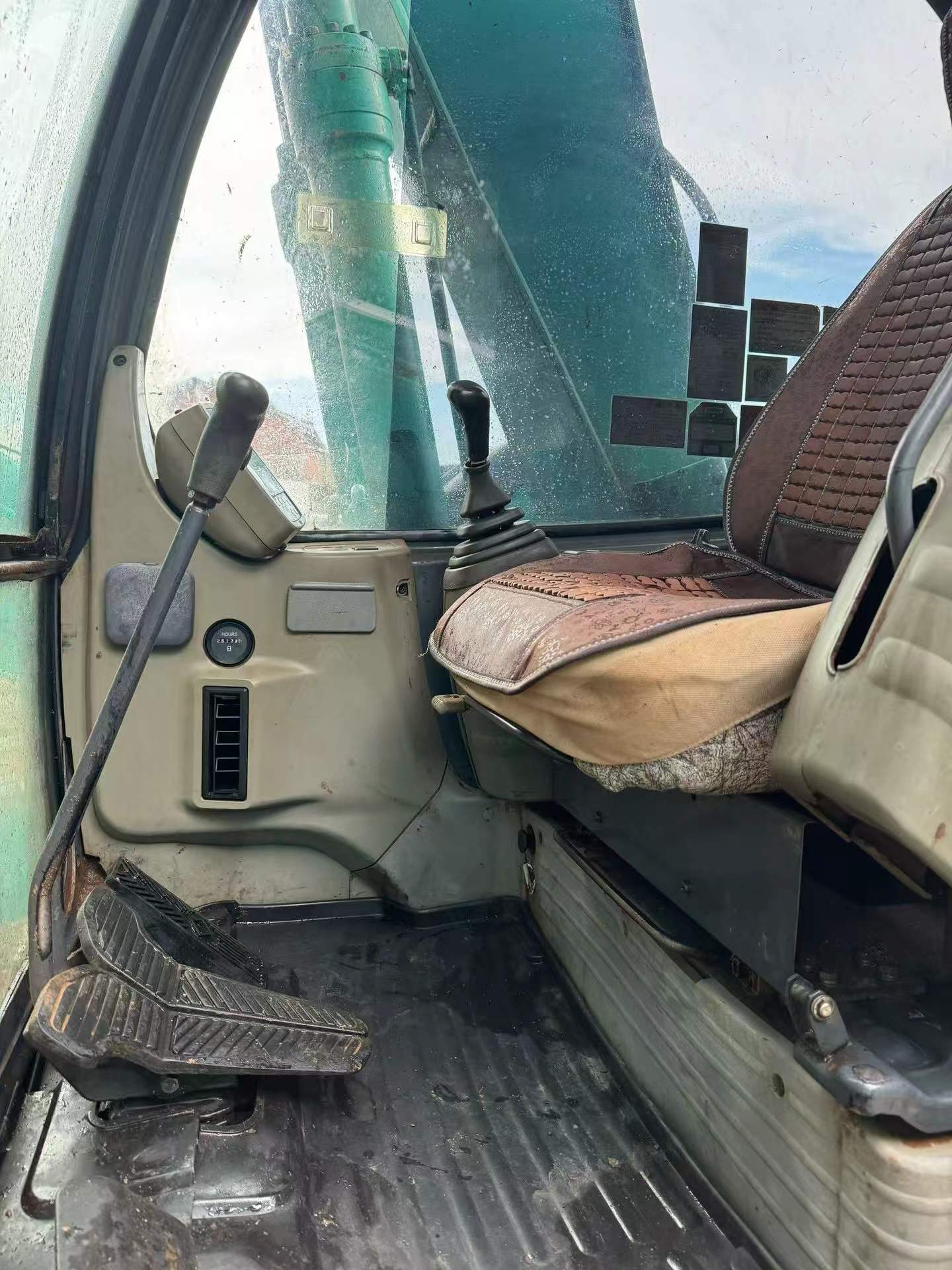 Buy Kobelco SK135 Used Excavator / 8
