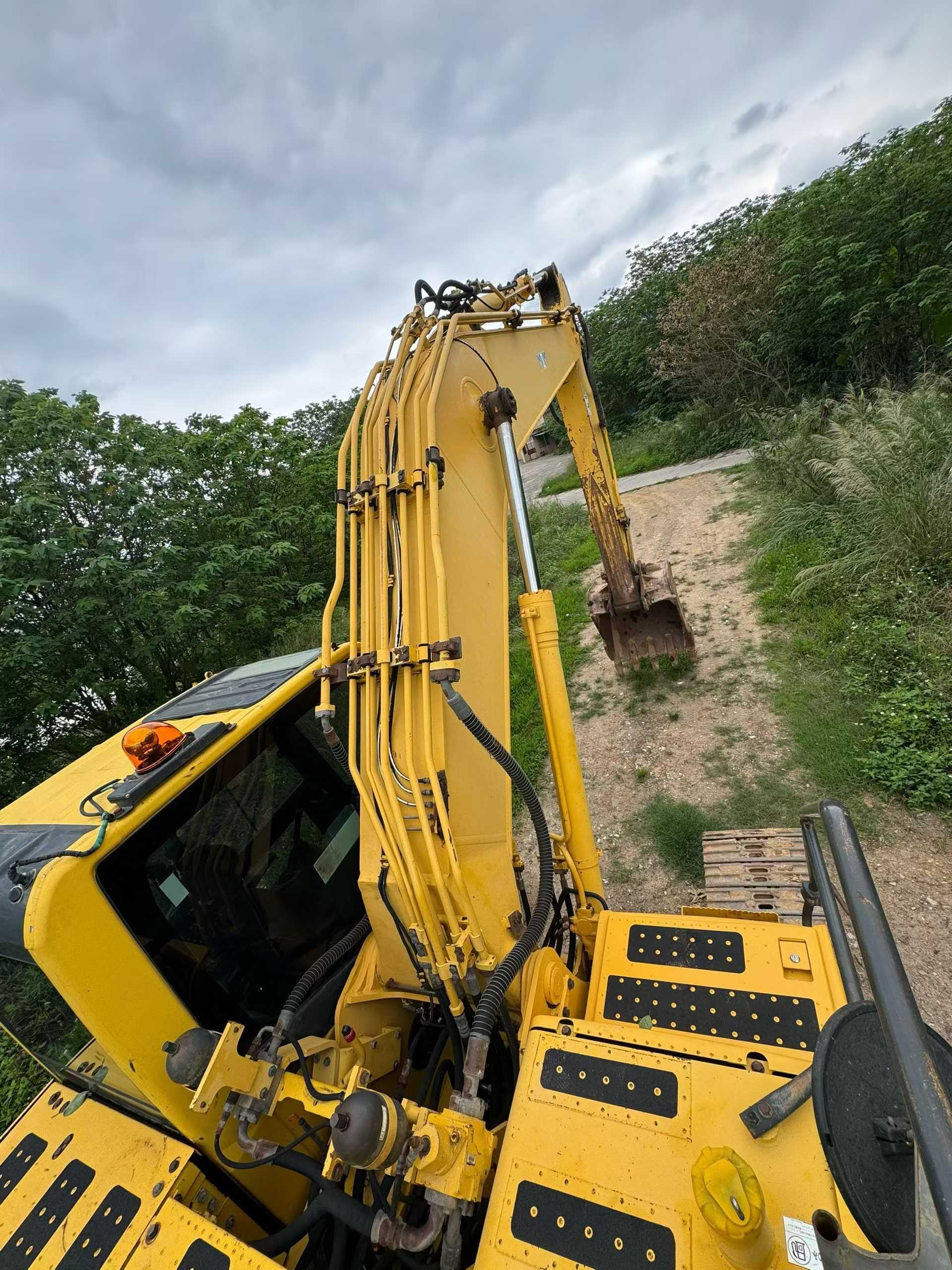 Buy Komatsu PC200-8N1 Used Excavator / 3