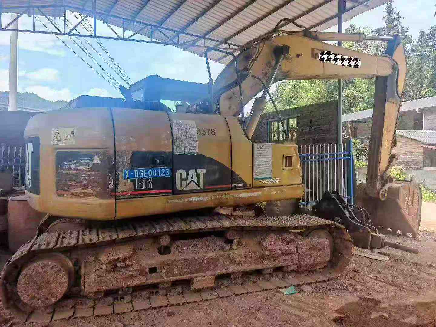 Buy Caterpillar 320D Used Excavator / 2