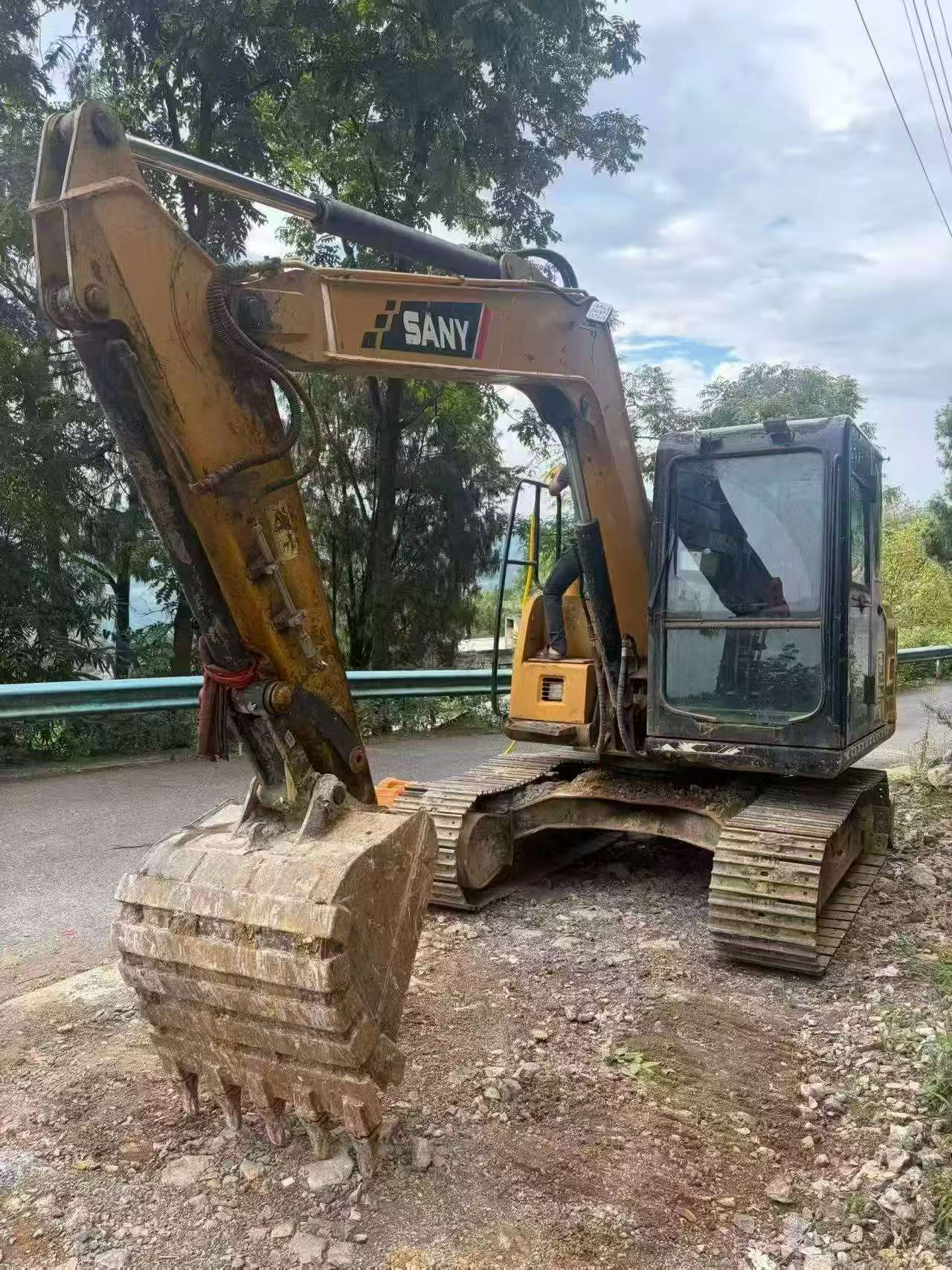 Buy Sany SY65C Used Excavator / 2