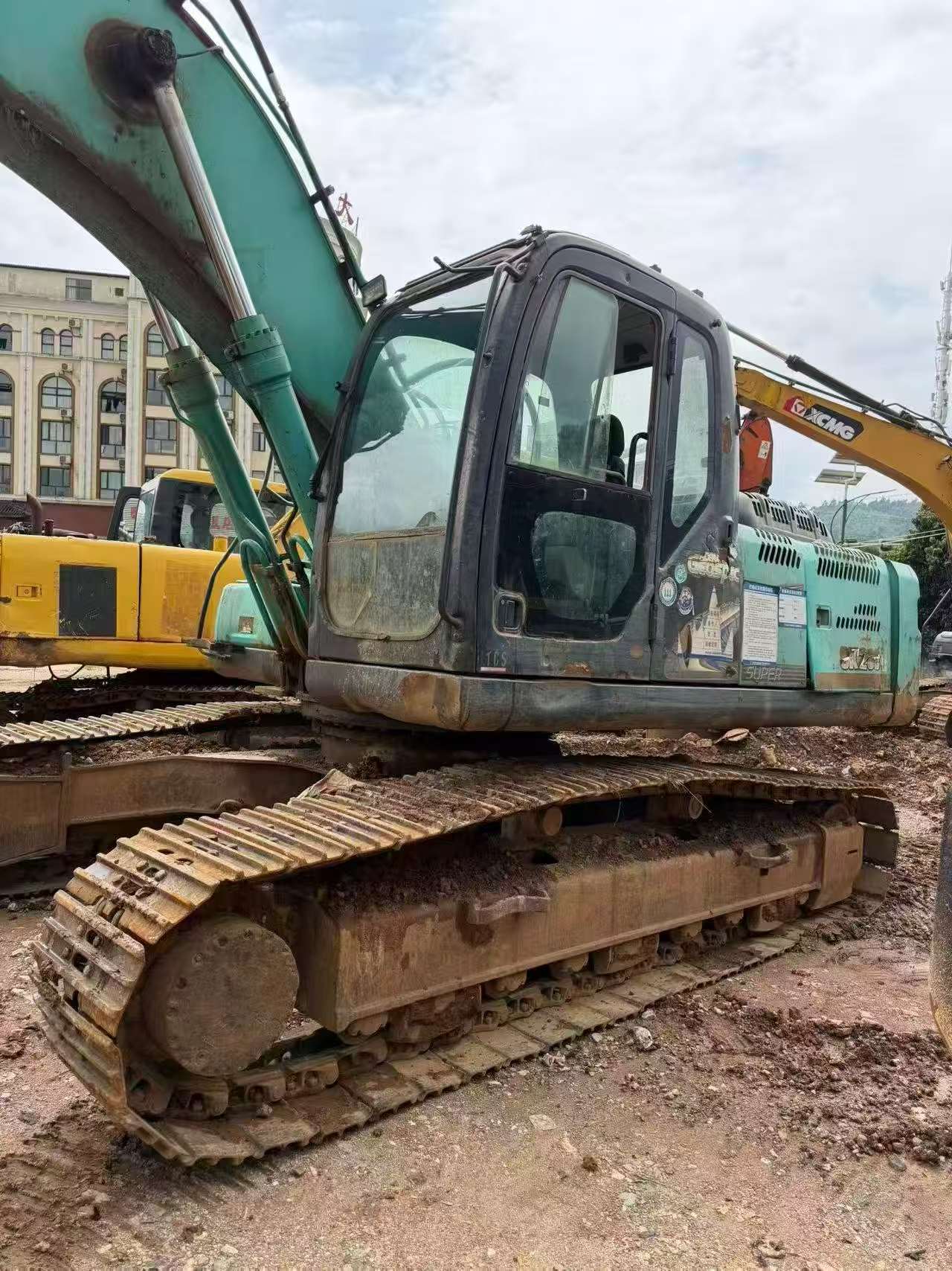 Buy Kobelco SK260 Used Excavator / 3