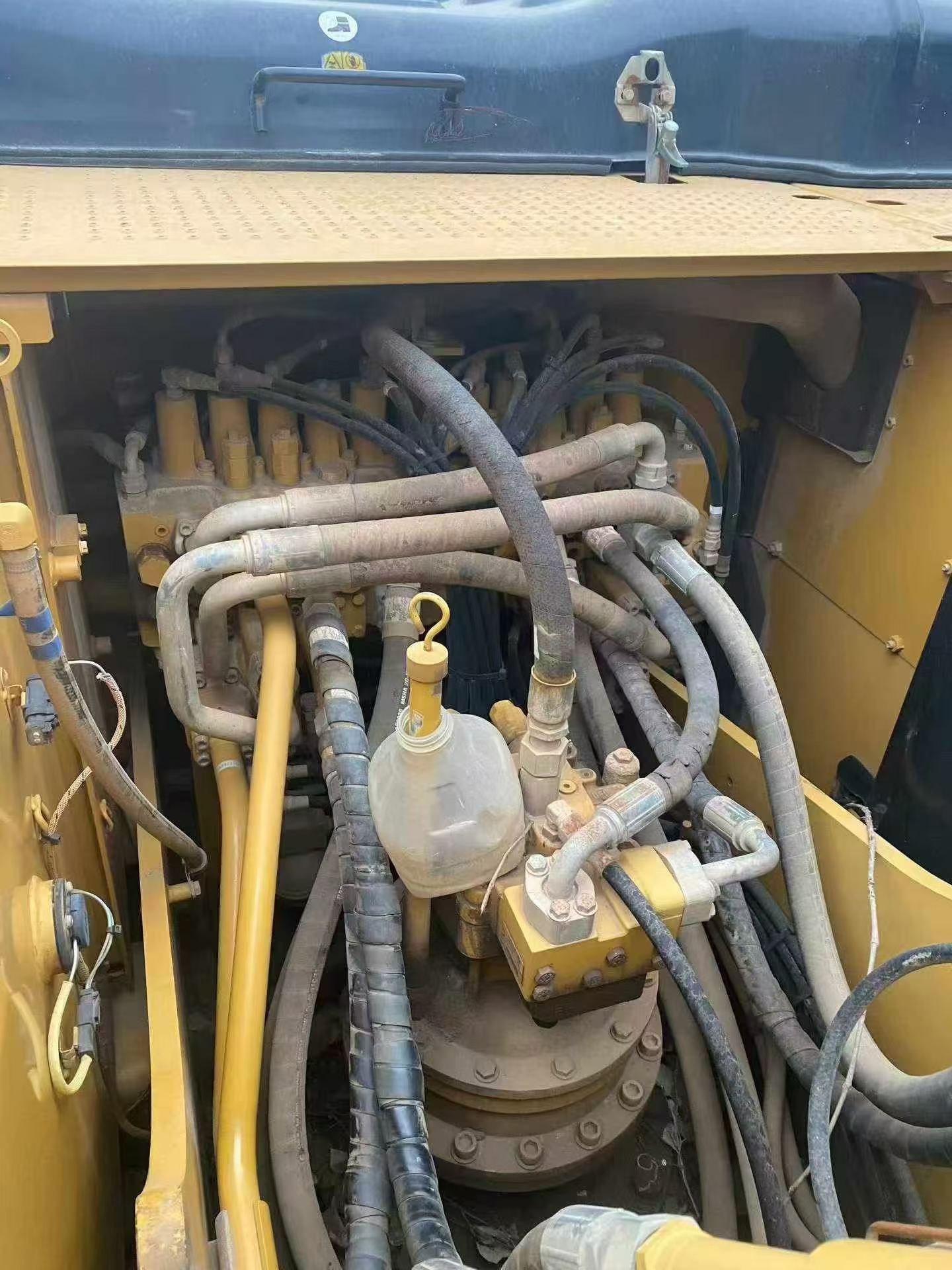 Buy Caterpillar 320D Used Excavator / 7