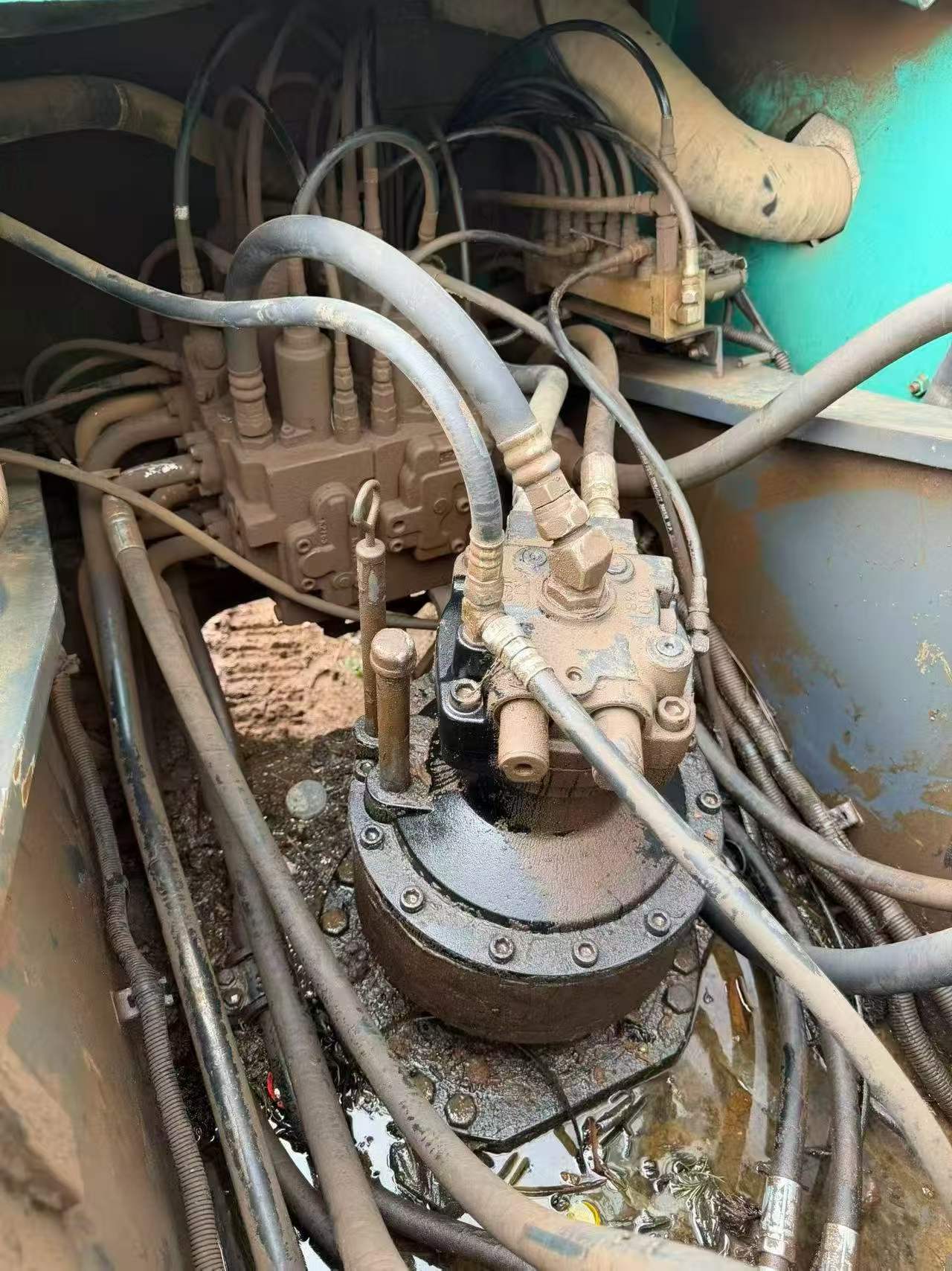 Buy Kobelco SK260 Used Excavator / 4
