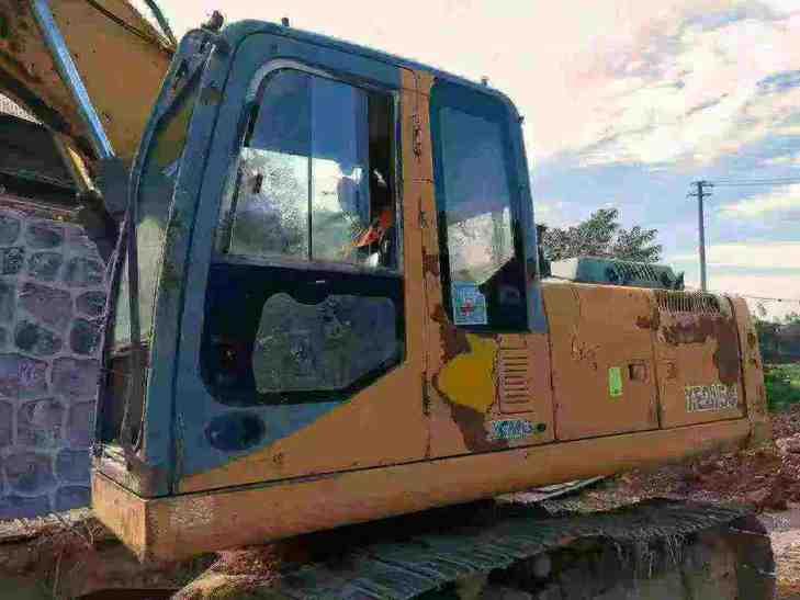 Buy XCMG XE215C Used Excavator / 1
