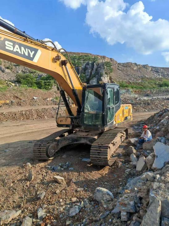 Buy Sany SY215C Used Excavator / 1