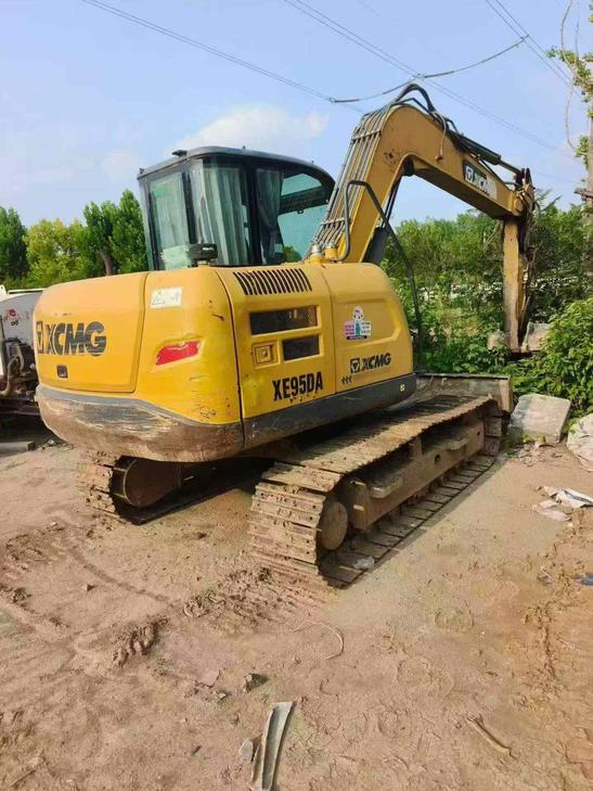 Buy XCMG XE75C Used Excavator / 1