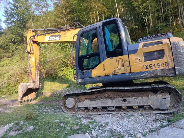 Buy XCMG XE135B Used Excavator / 1