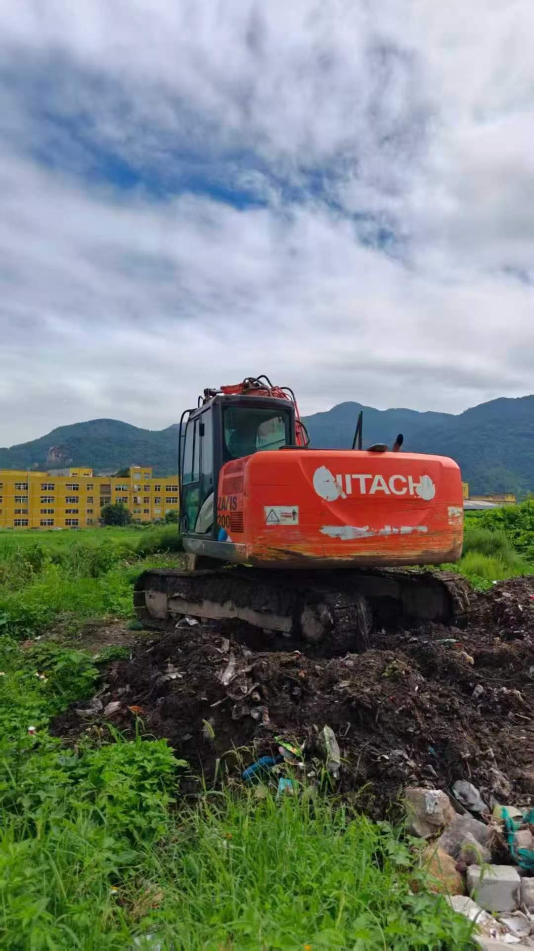 Buy Hitachi ZX130-5A Used Excavator / 4