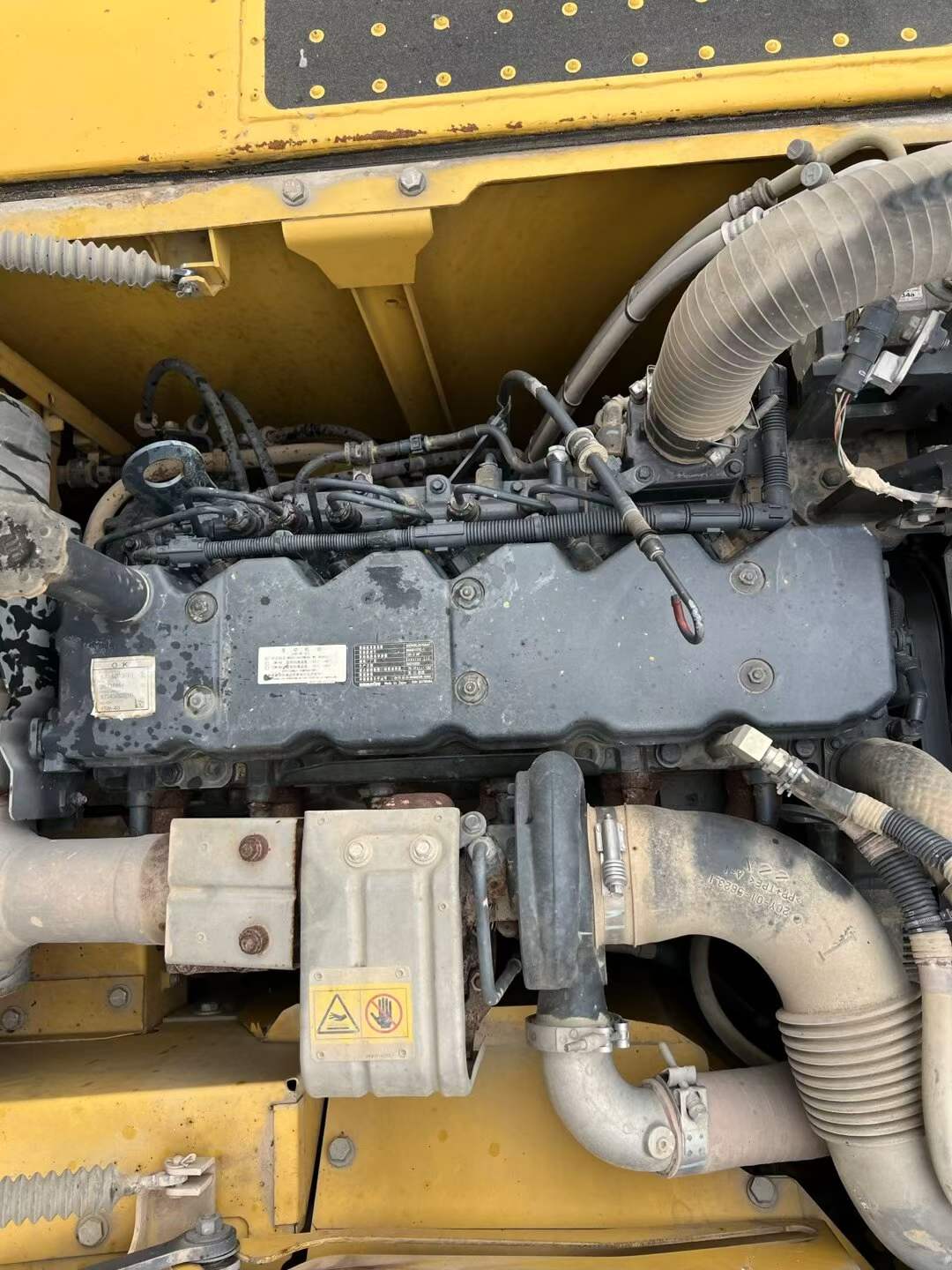 Buy Komatsu HB215LC-1 Used Excavator / 9