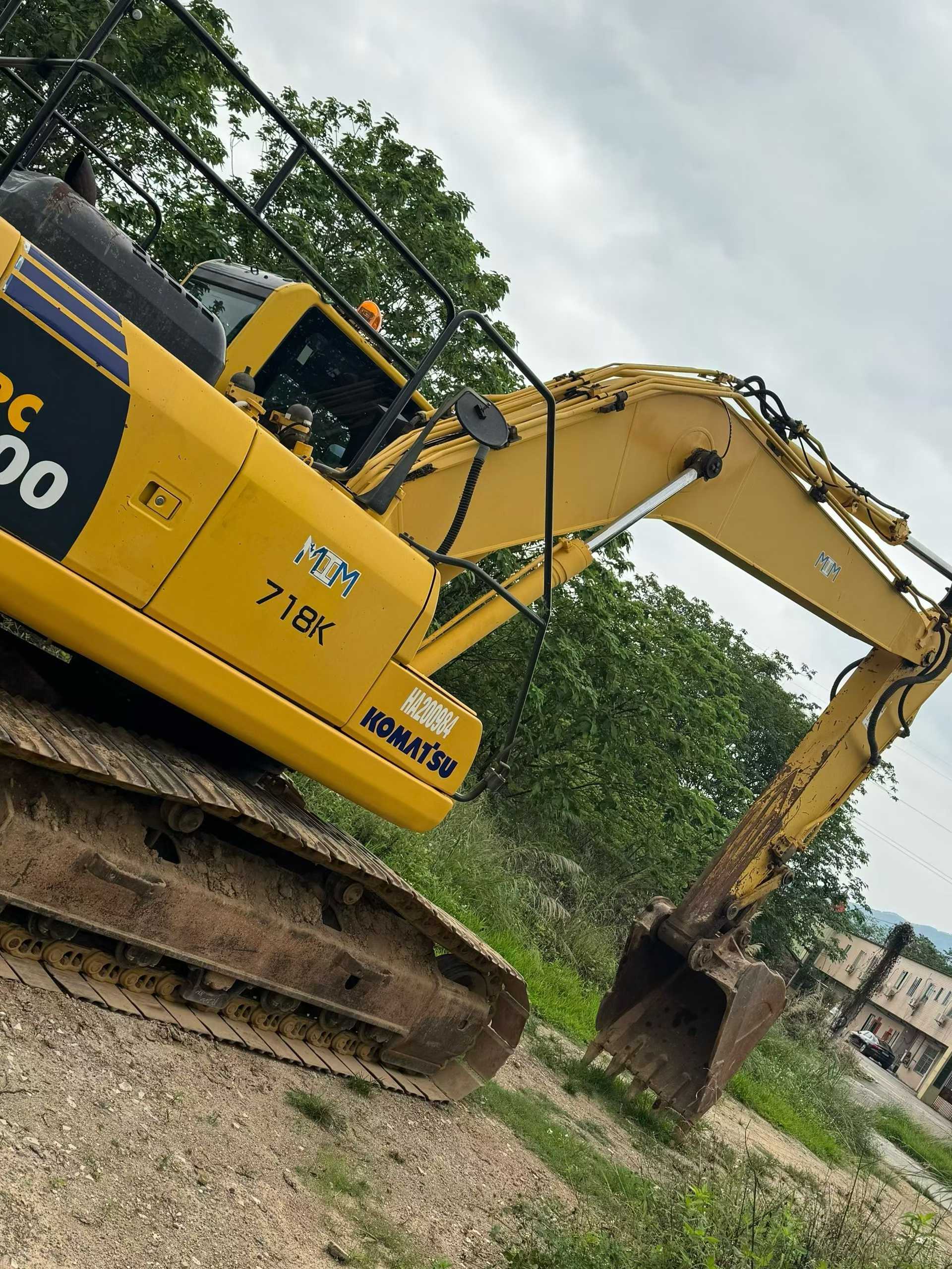 Buy Komatsu PC200-8N1 Used Excavator / 2