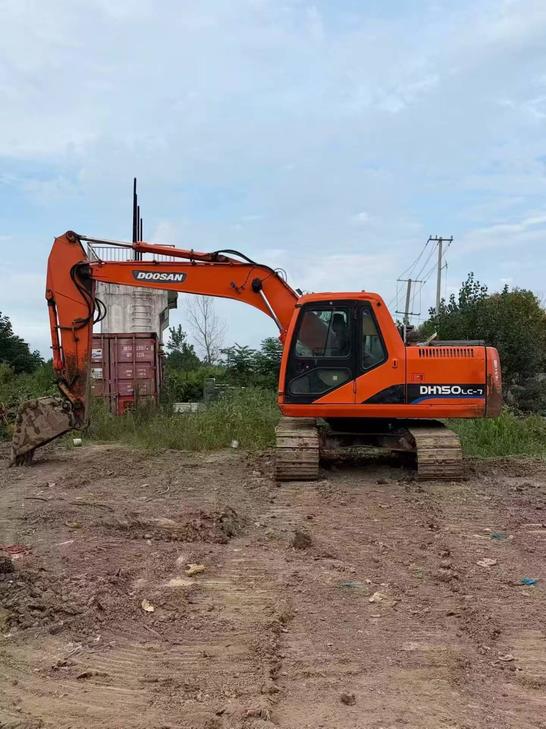 Buy Doosan DH150 Used Excavator / 1