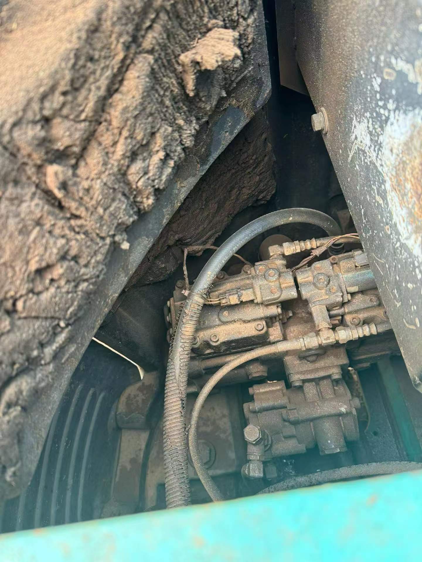 Buy Kobelco SK135 Used Excavator / 6