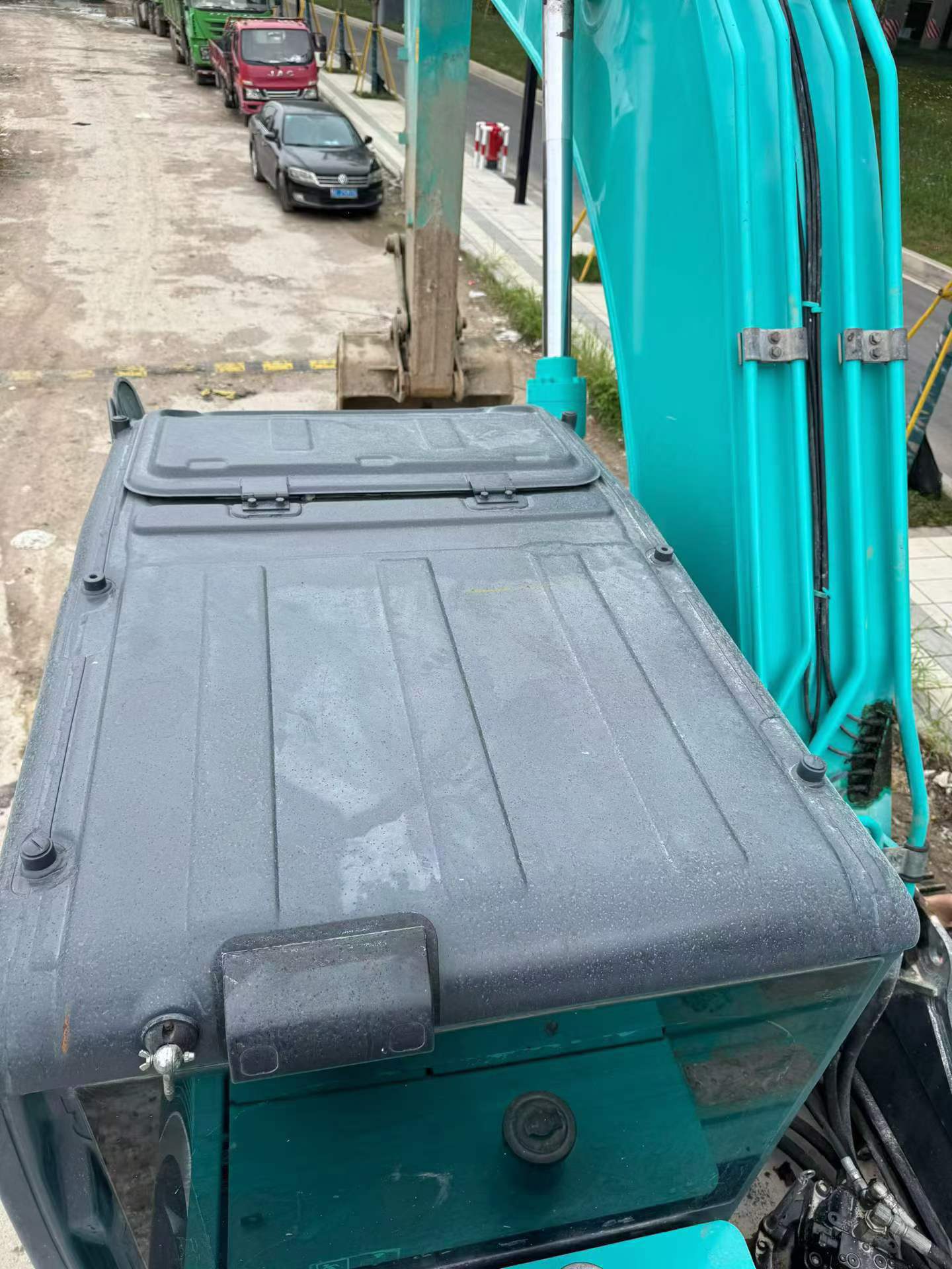 Buy Kobelco SK210-6 Used Excavator / 4