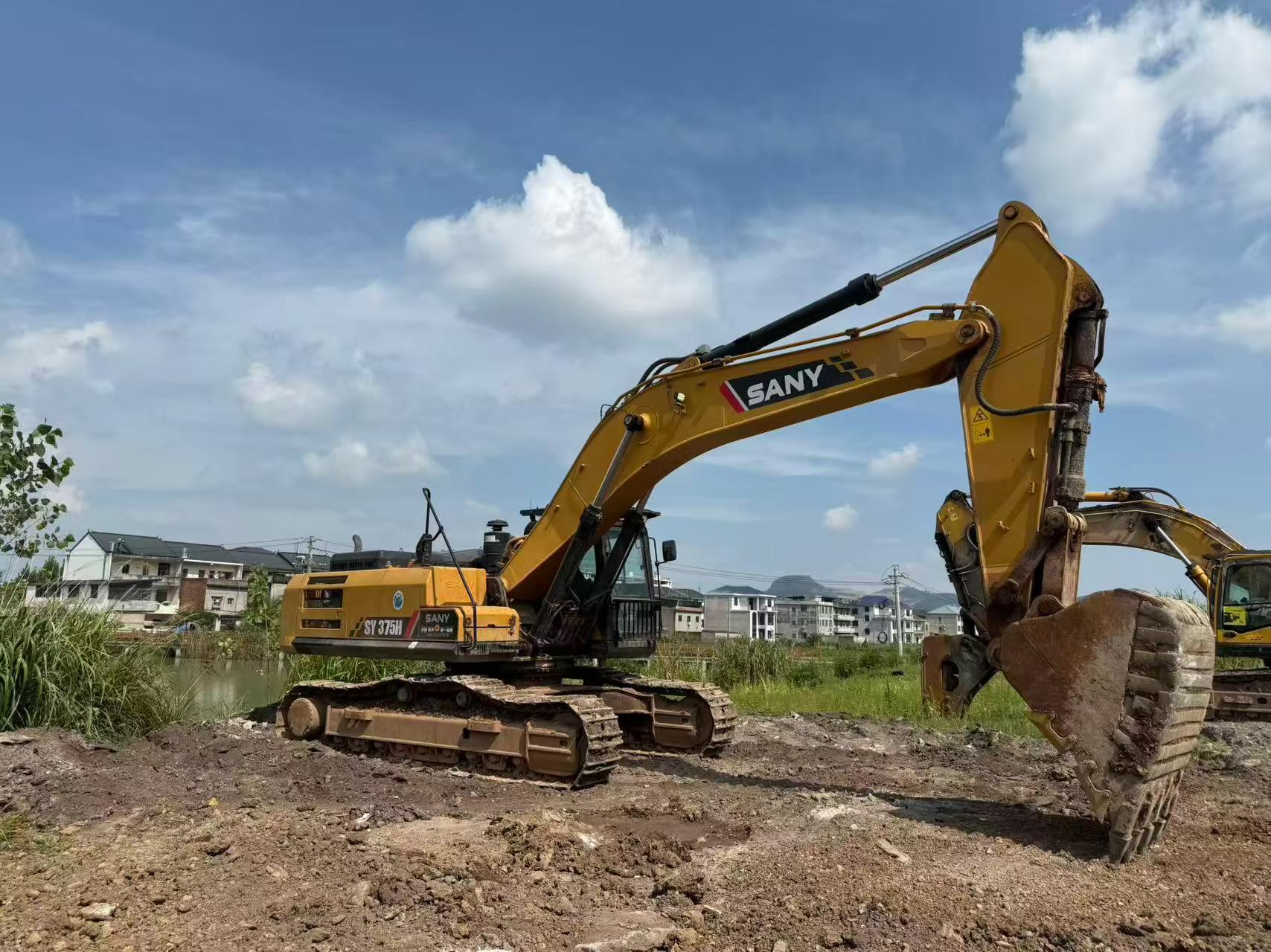 Buy Sany SY375H Used Excavator / 8