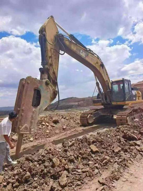 Buy Caterpillar 340D2L Used Excavator / 1